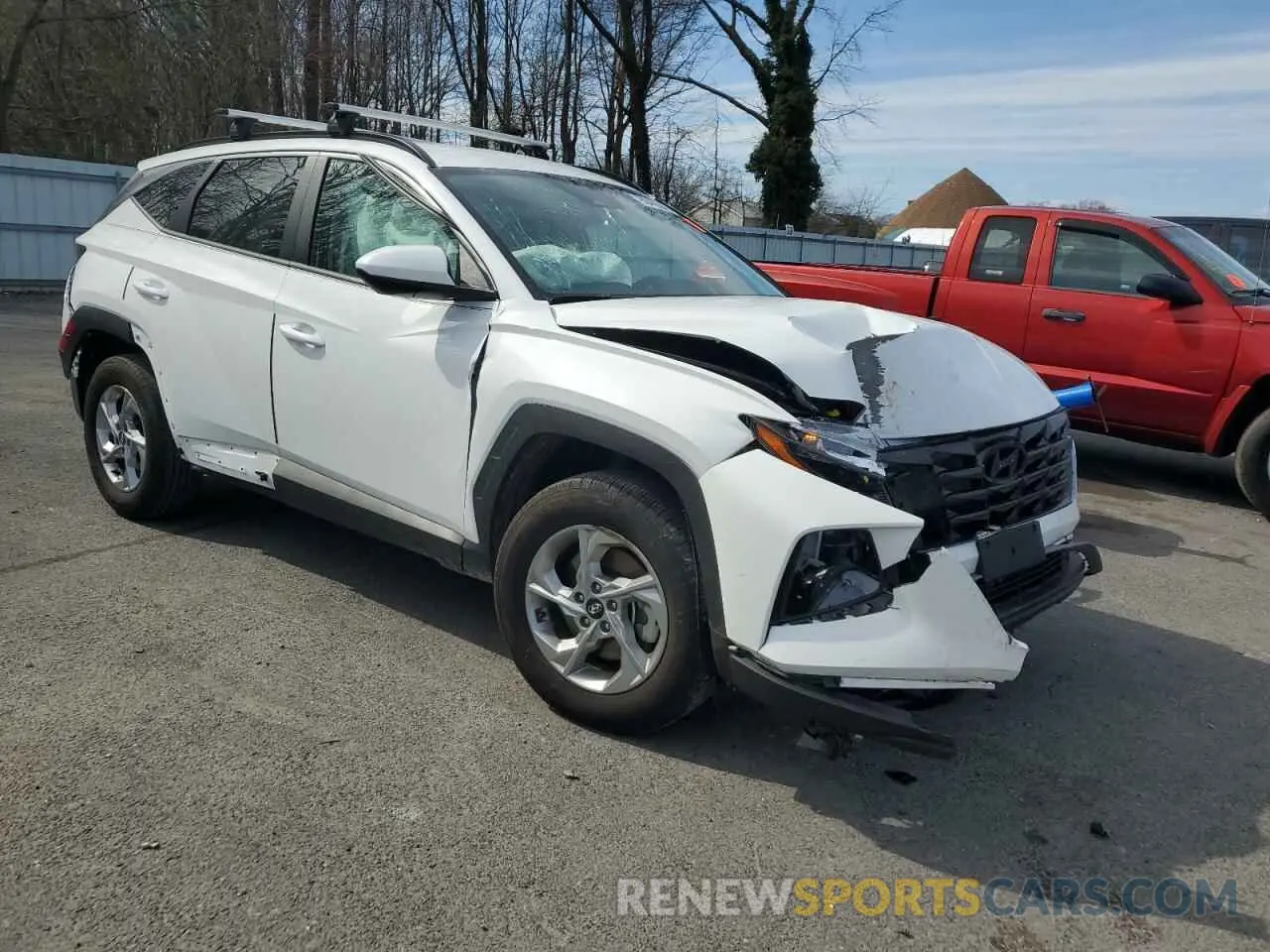 4 Photograph of a damaged car 5NMJBCDE4RH393567 HYUNDAI TUCSON 2024