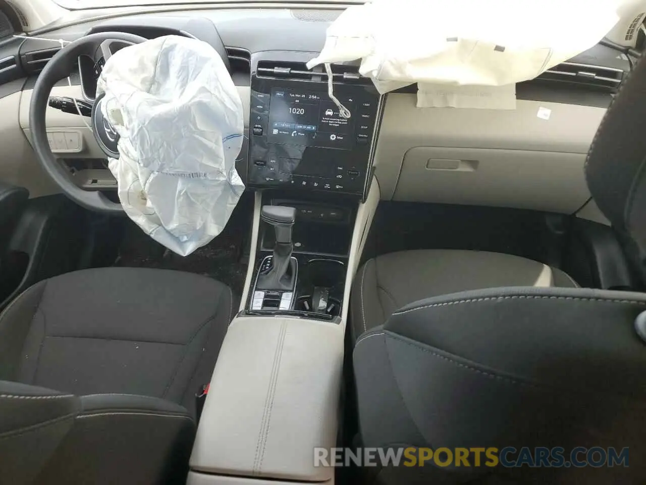 8 Photograph of a damaged car 5NMJBCDE4RH393567 HYUNDAI TUCSON 2024