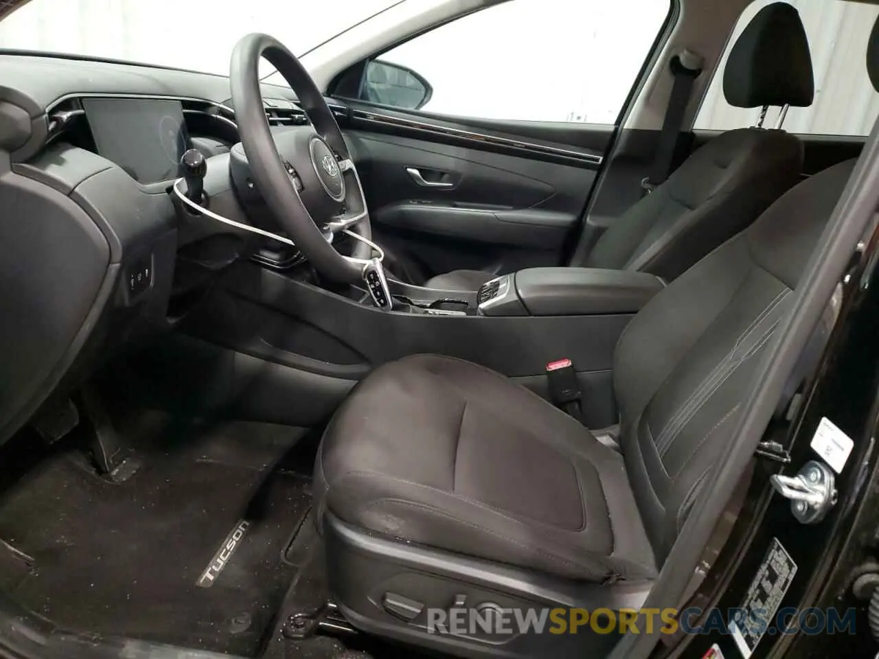 7 Photograph of a damaged car 5NMJBCDE4RH424204 HYUNDAI TUCSON 2024