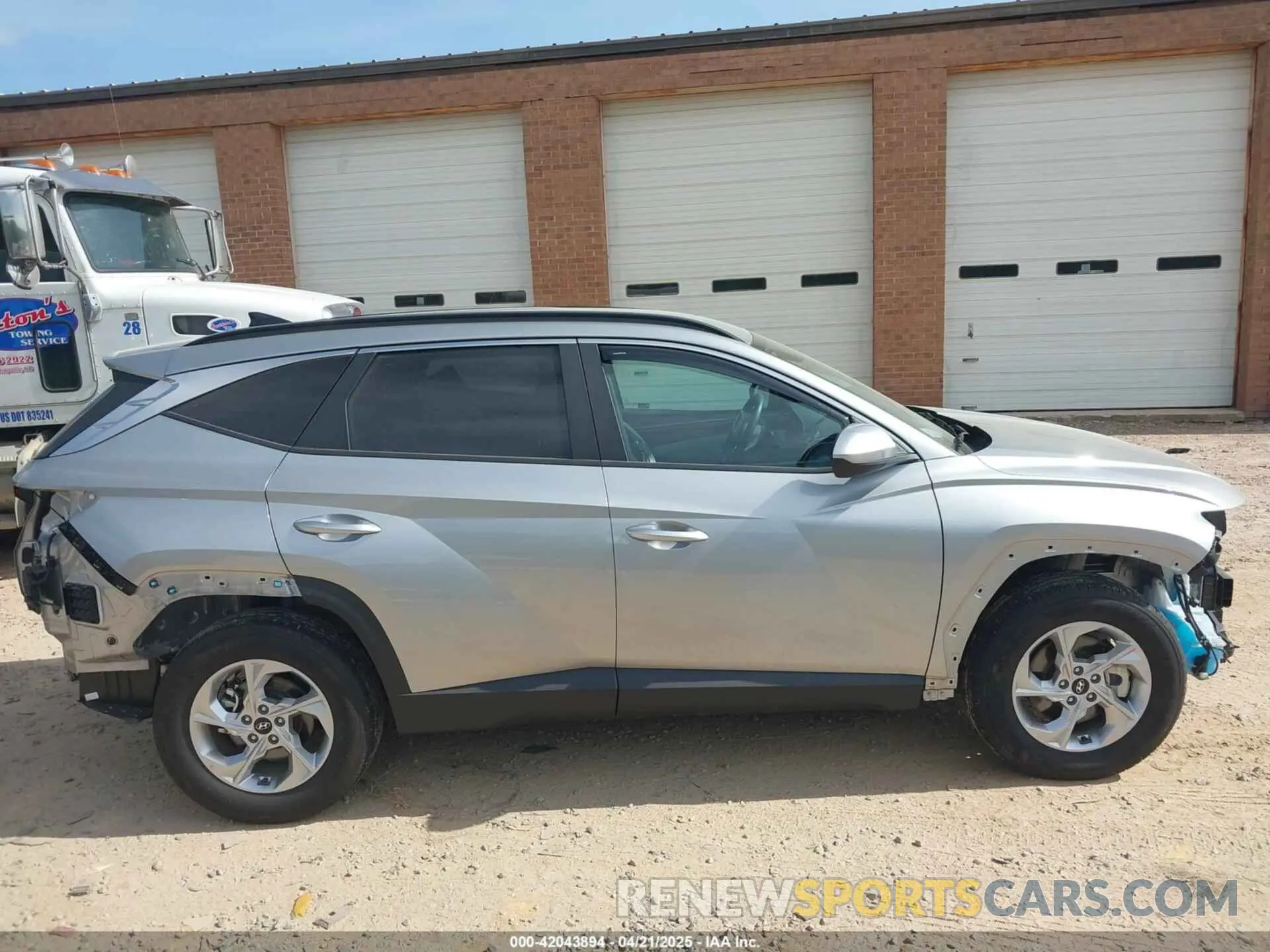 13 Photograph of a damaged car 5NMJBCDE5RH299830 HYUNDAI TUCSON 2024