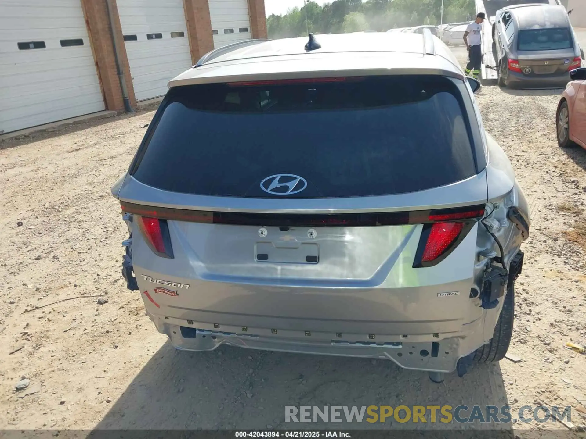 16 Photograph of a damaged car 5NMJBCDE5RH299830 HYUNDAI TUCSON 2024