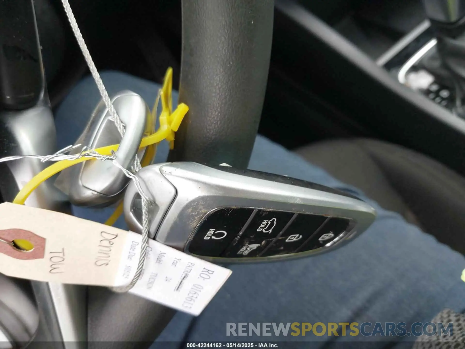 11 Photograph of a damaged car 5NMJBCDE5RH299858 HYUNDAI TUCSON 2024