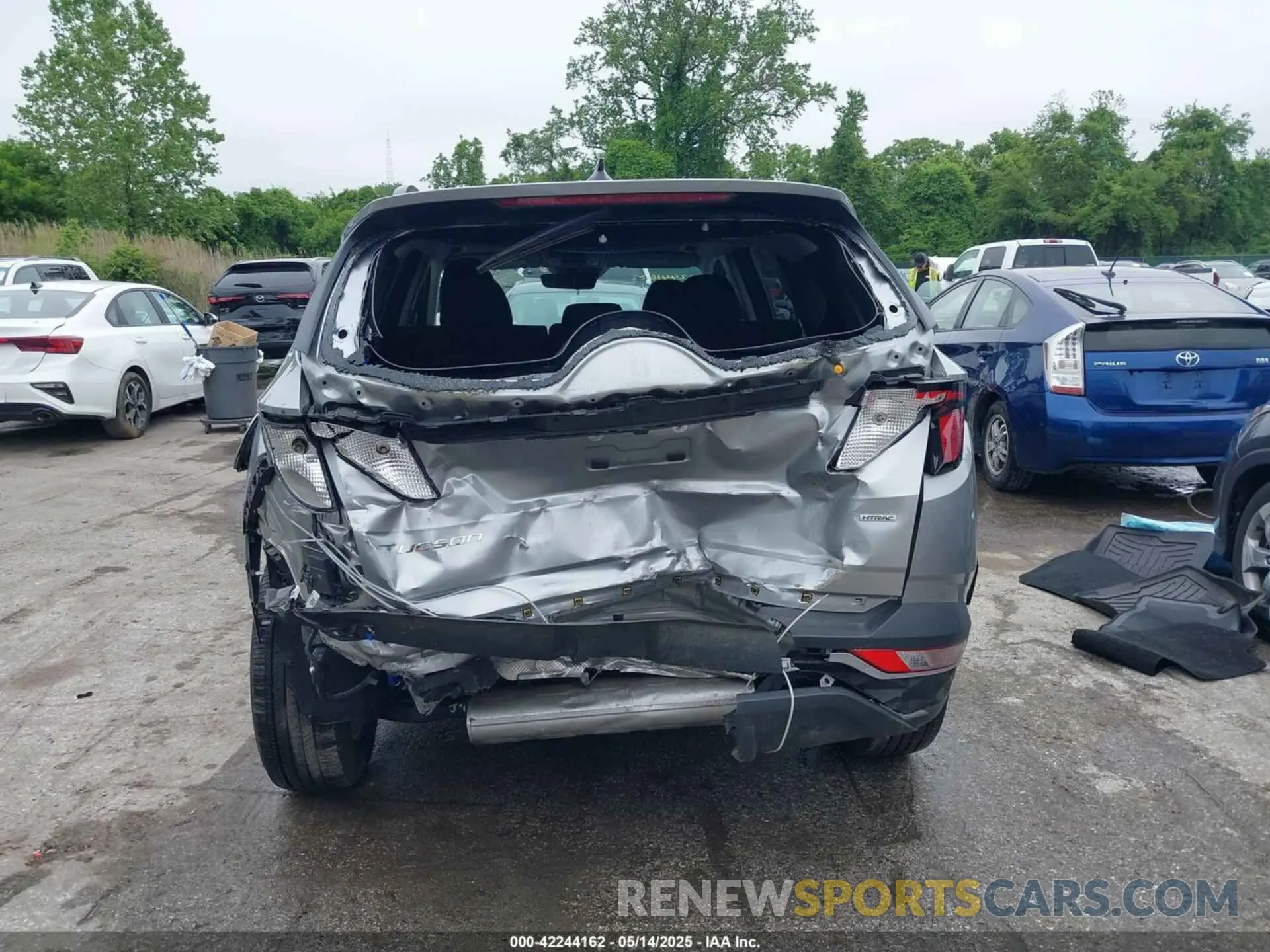 16 Photograph of a damaged car 5NMJBCDE5RH299858 HYUNDAI TUCSON 2024
