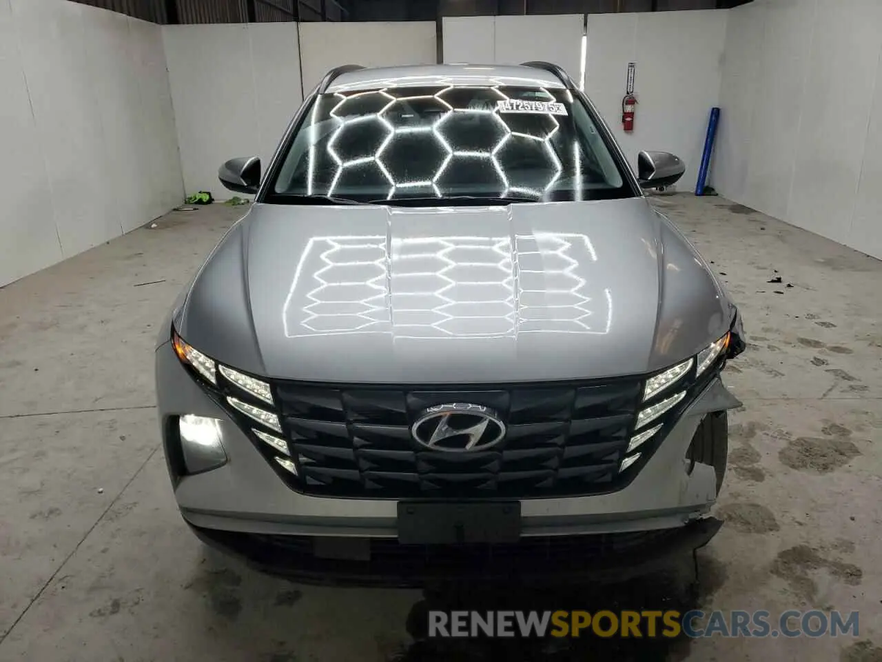 5 Photograph of a damaged car 5NMJBCDE5RH303777 HYUNDAI TUCSON 2024