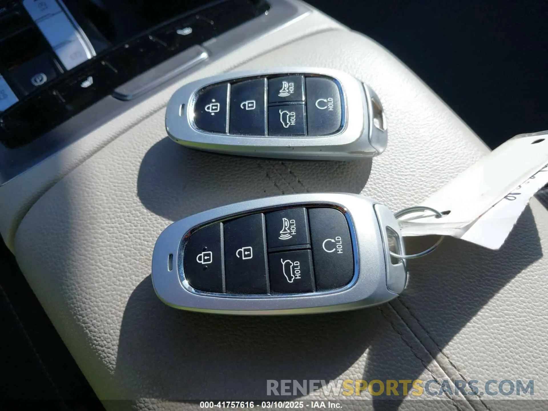 11 Photograph of a damaged car 5NMJBCDE5RH322877 HYUNDAI TUCSON 2024
