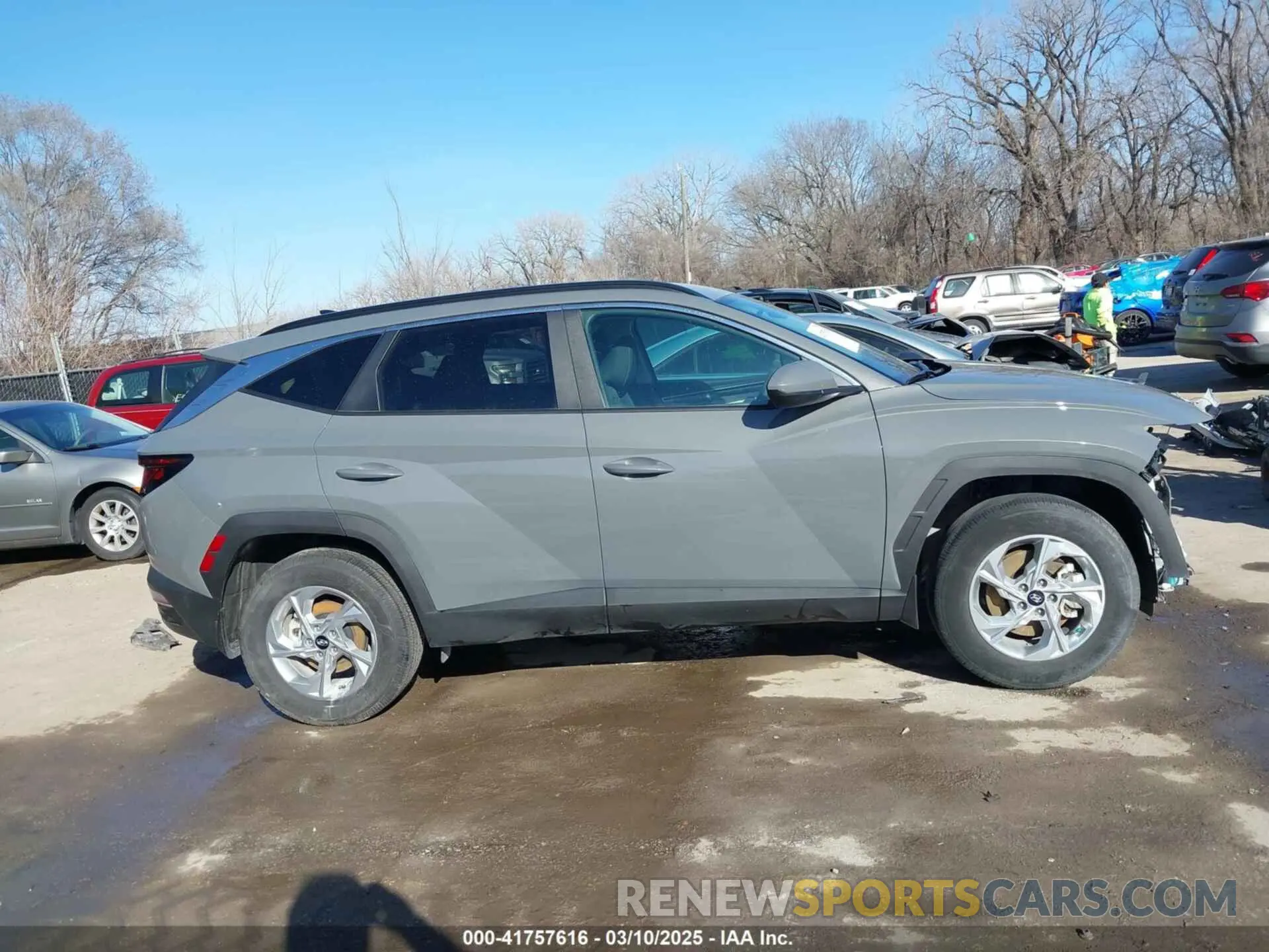 13 Photograph of a damaged car 5NMJBCDE5RH322877 HYUNDAI TUCSON 2024