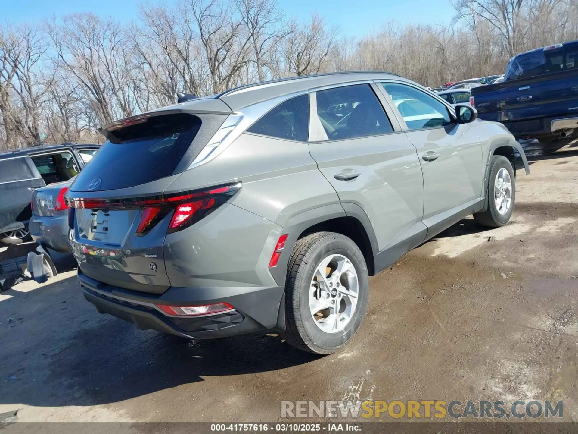 4 Photograph of a damaged car 5NMJBCDE5RH322877 HYUNDAI TUCSON 2024