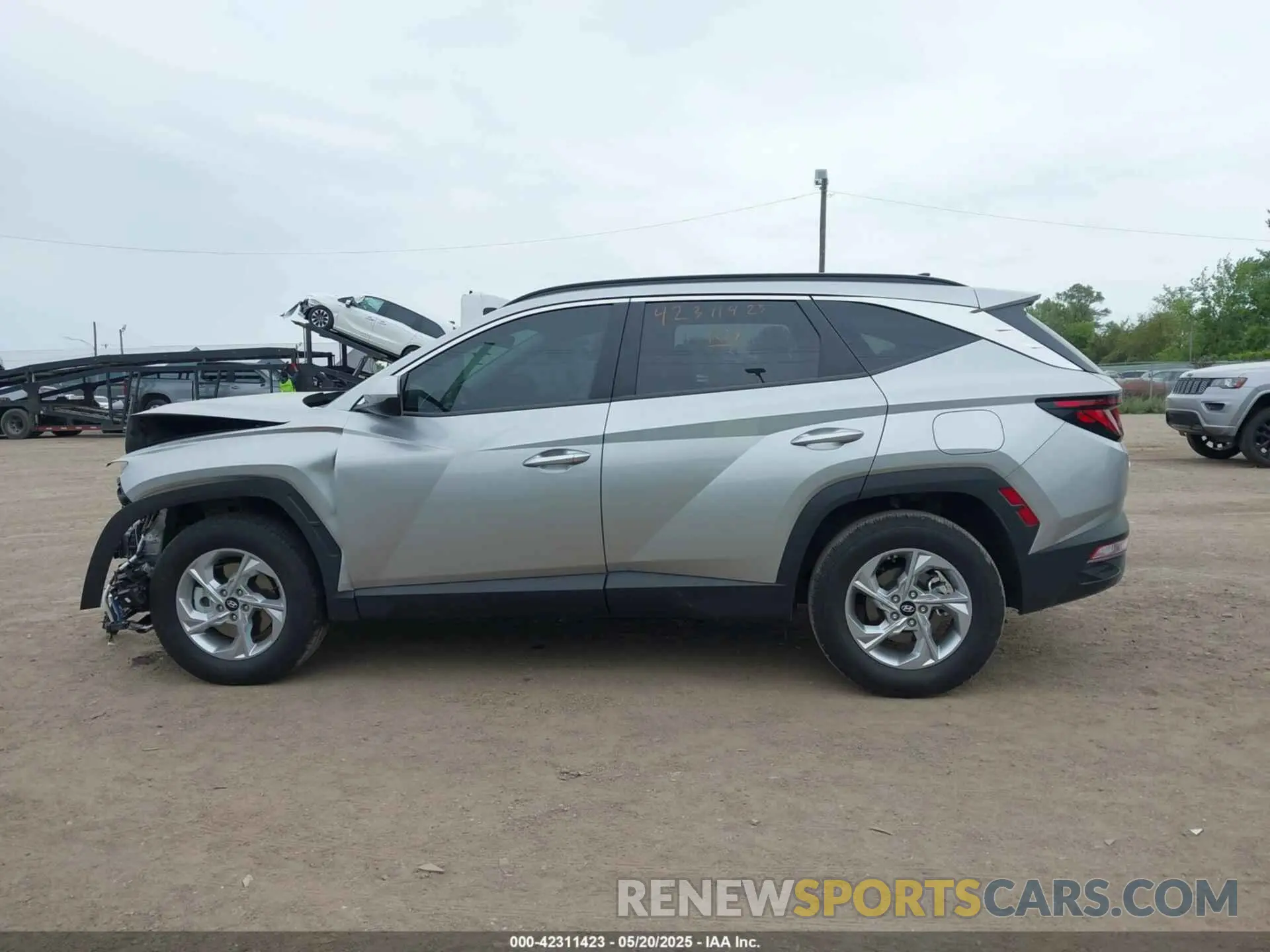 14 Photograph of a damaged car 5NMJBCDE5RH364353 HYUNDAI TUCSON 2024