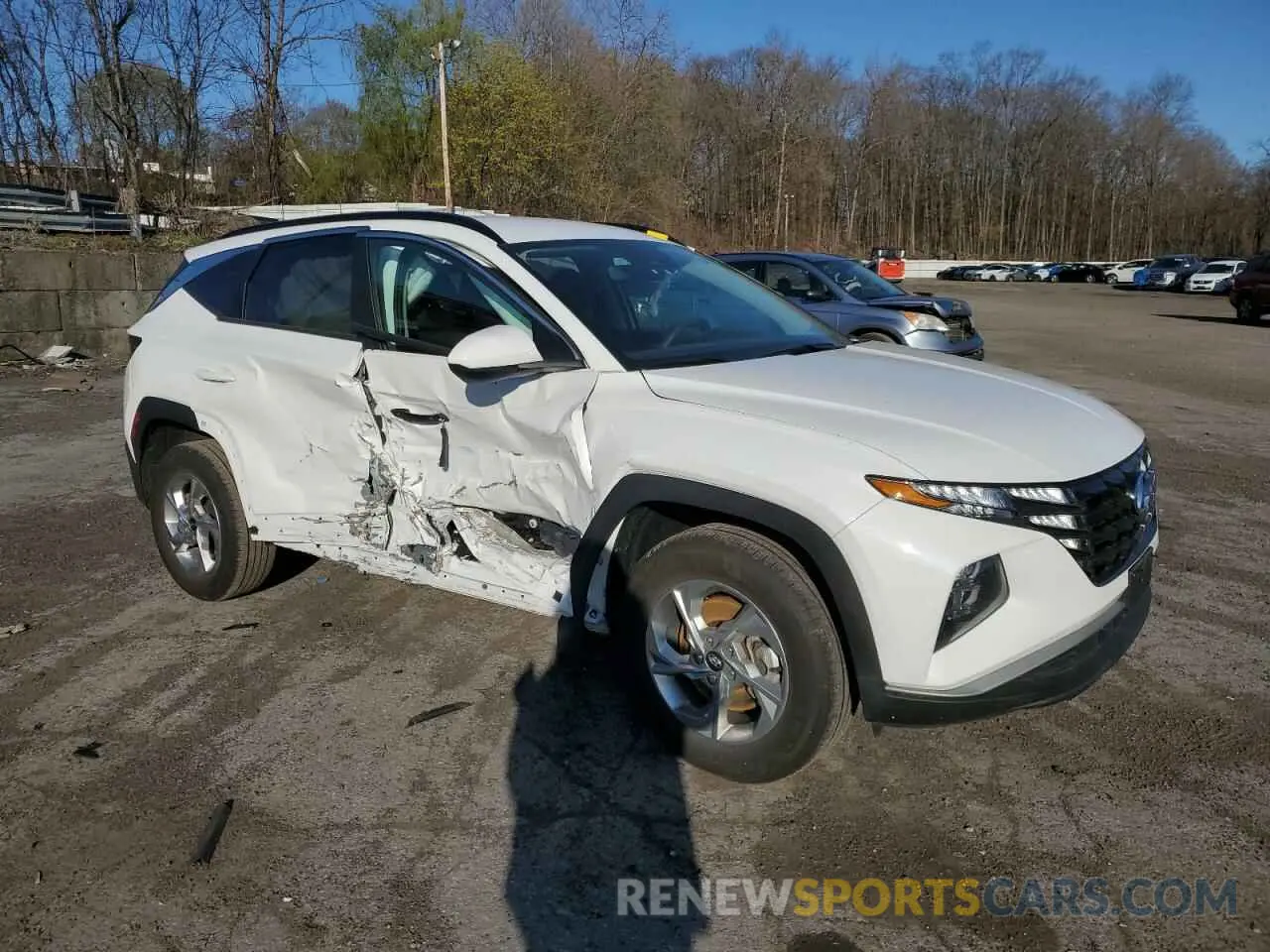 4 Photograph of a damaged car 5NMJBCDE5RH378446 HYUNDAI TUCSON 2024