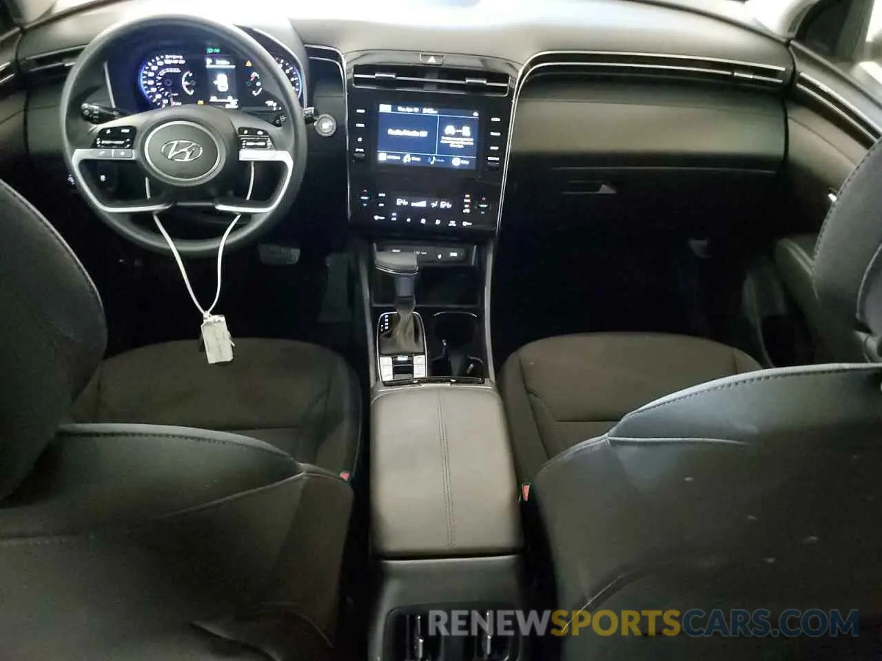 8 Photograph of a damaged car 5NMJBCDE5RH405399 HYUNDAI TUCSON 2024