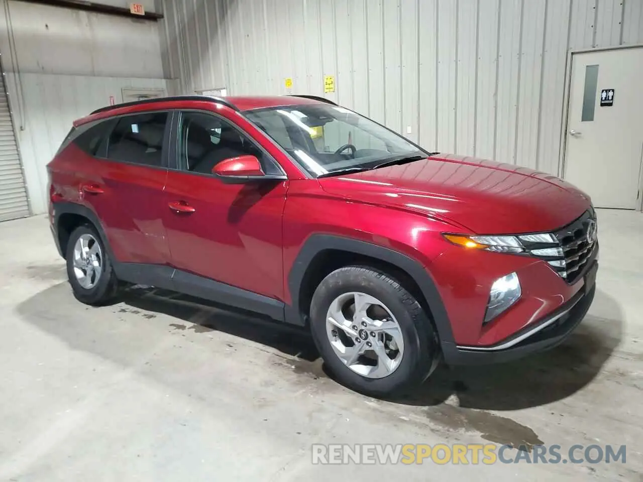 4 Photograph of a damaged car 5NMJBCDE5RH408139 HYUNDAI TUCSON 2024
