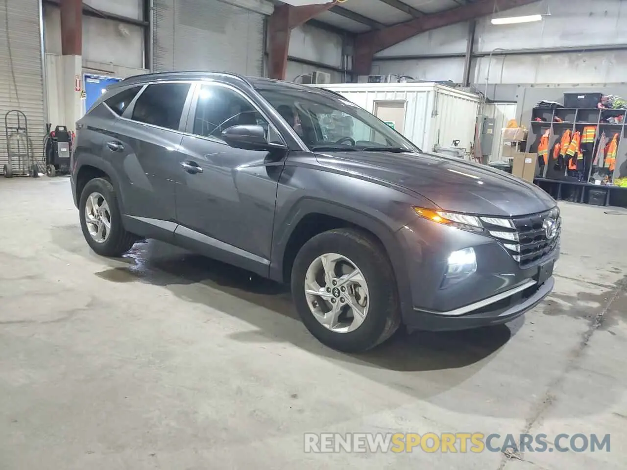 4 Photograph of a damaged car 5NMJBCDE6RH317767 HYUNDAI TUCSON 2024