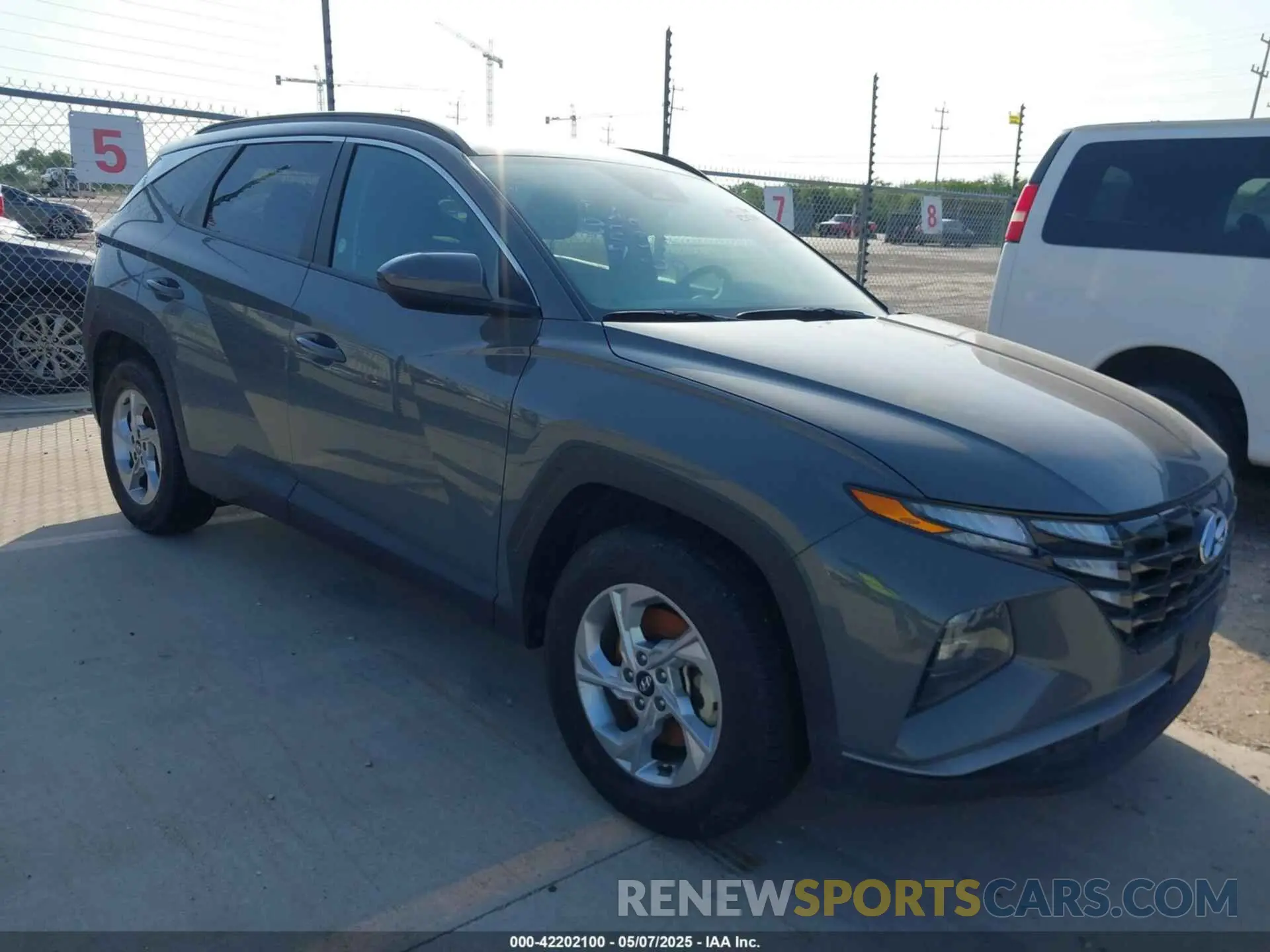 1 Photograph of a damaged car 5NMJBCDE6RH327893 HYUNDAI TUCSON 2024