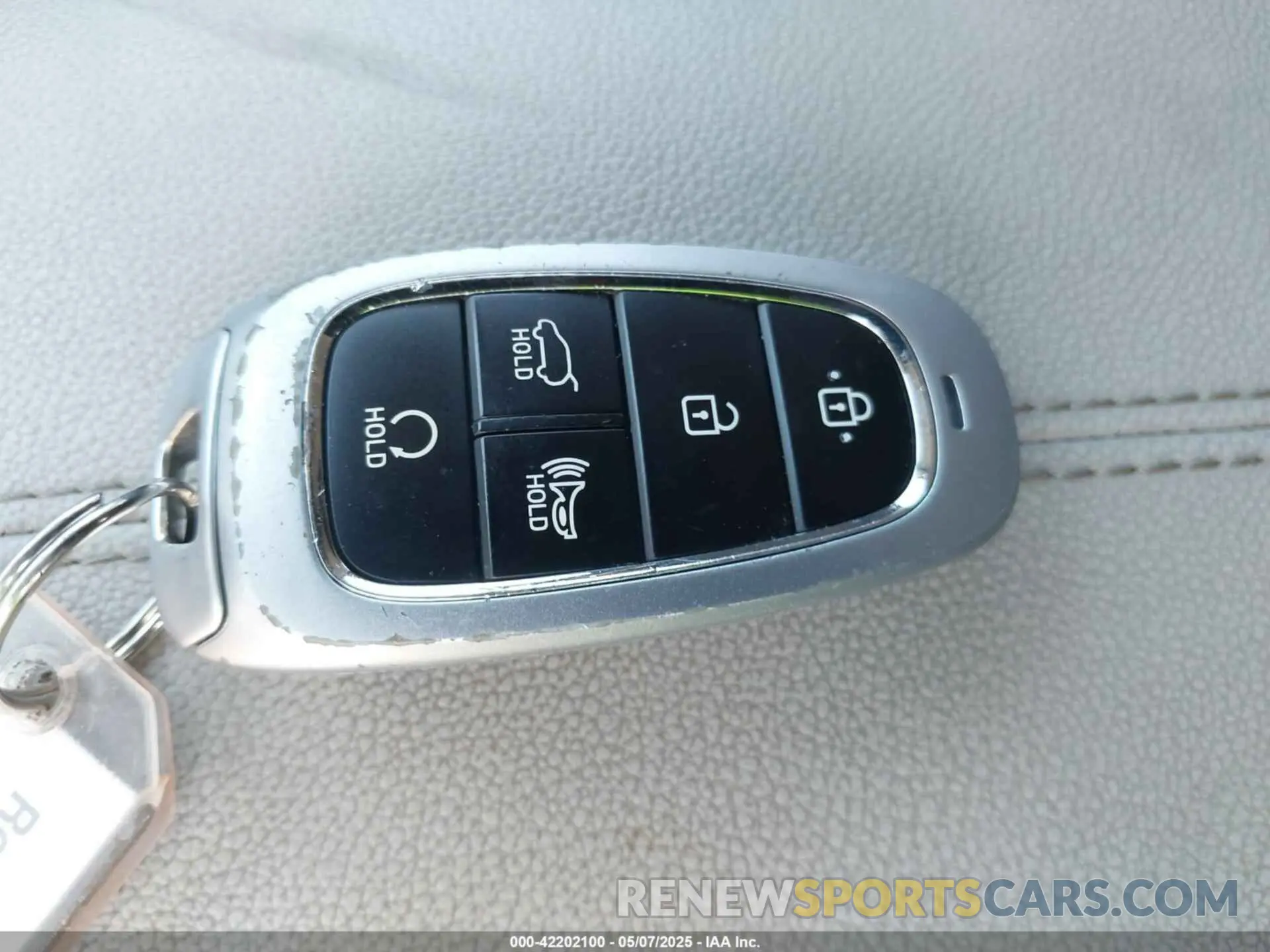 11 Photograph of a damaged car 5NMJBCDE6RH327893 HYUNDAI TUCSON 2024