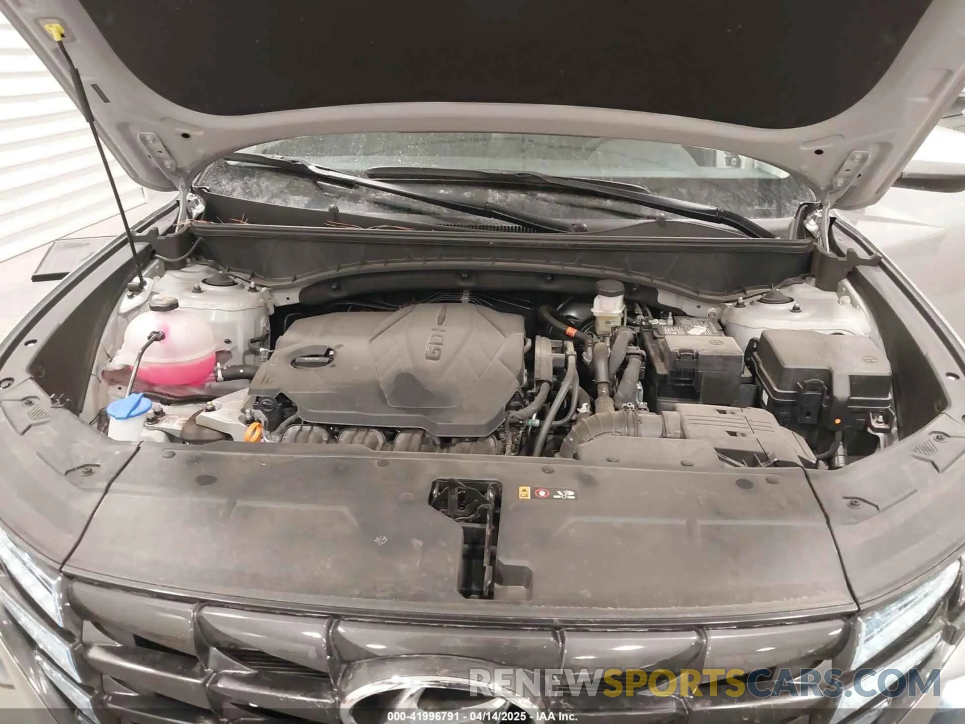 10 Photograph of a damaged car 5NMJBCDE6RH345875 HYUNDAI TUCSON 2024