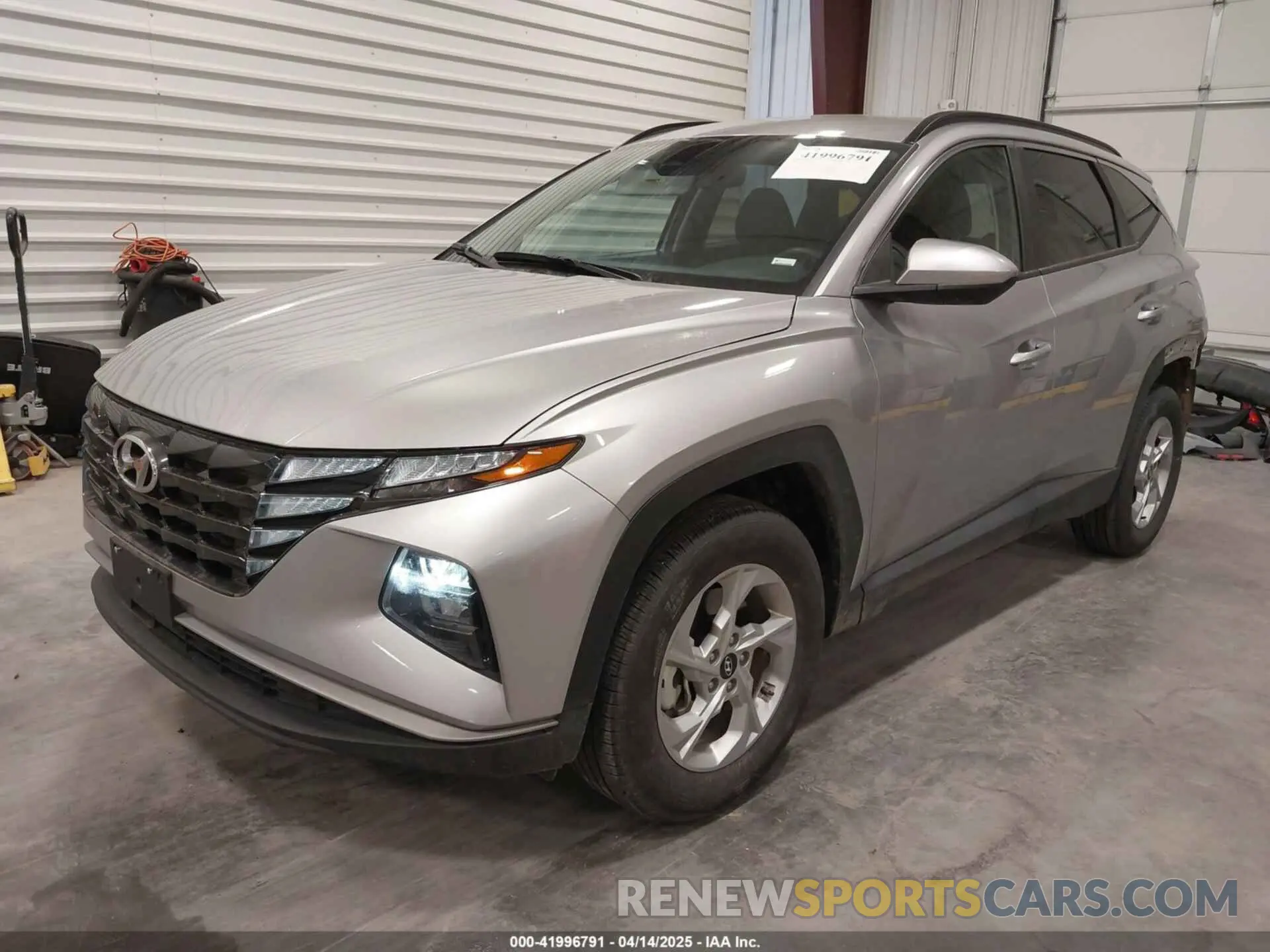 2 Photograph of a damaged car 5NMJBCDE6RH345875 HYUNDAI TUCSON 2024