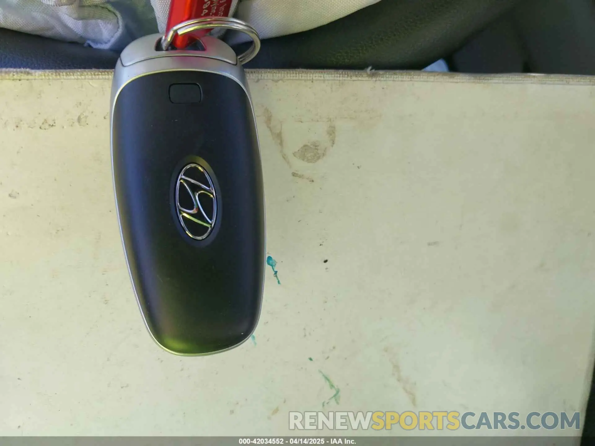 11 Photograph of a damaged car 5NMJBCDE6RH370615 HYUNDAI TUCSON 2024