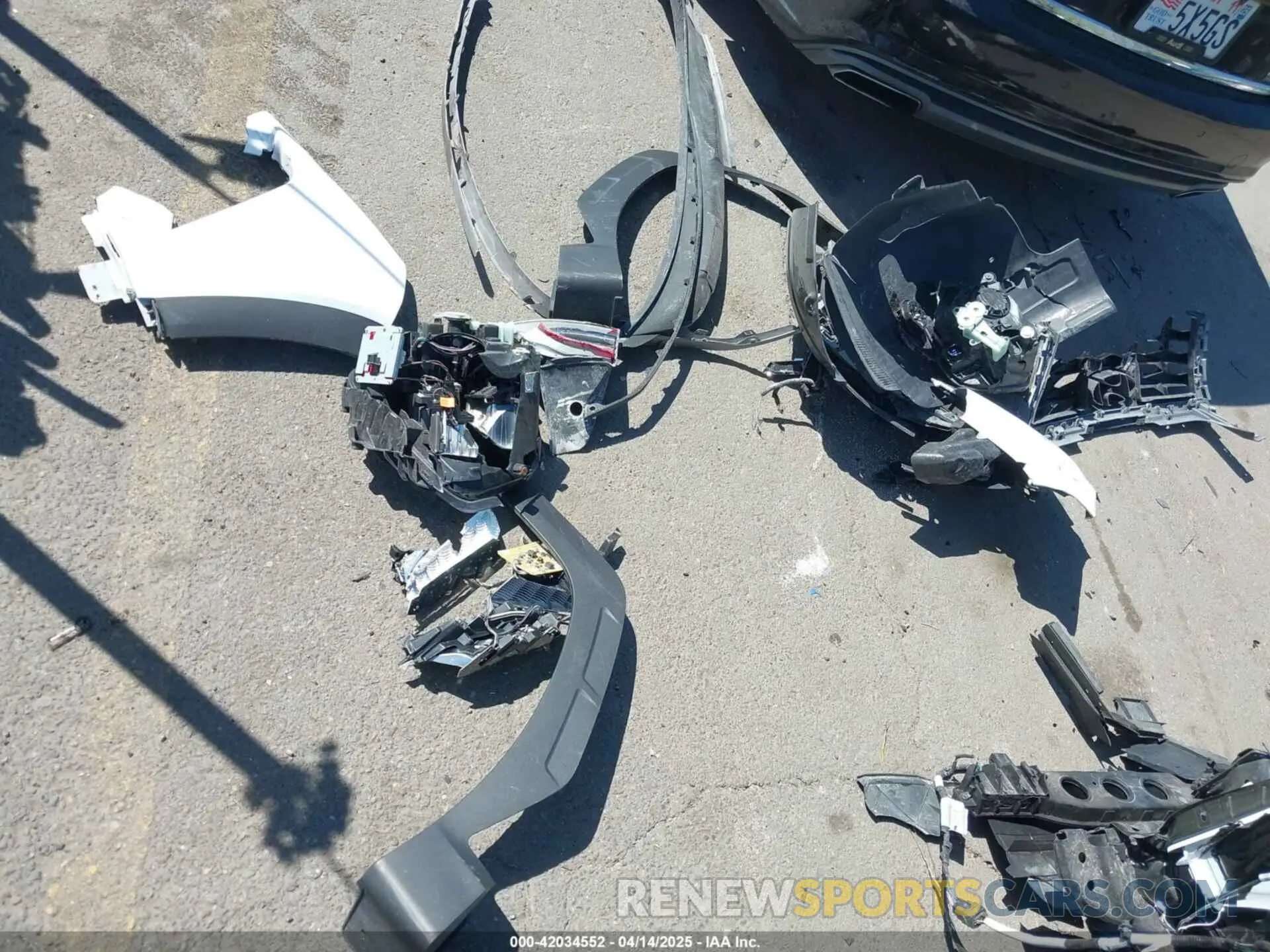 12 Photograph of a damaged car 5NMJBCDE6RH370615 HYUNDAI TUCSON 2024