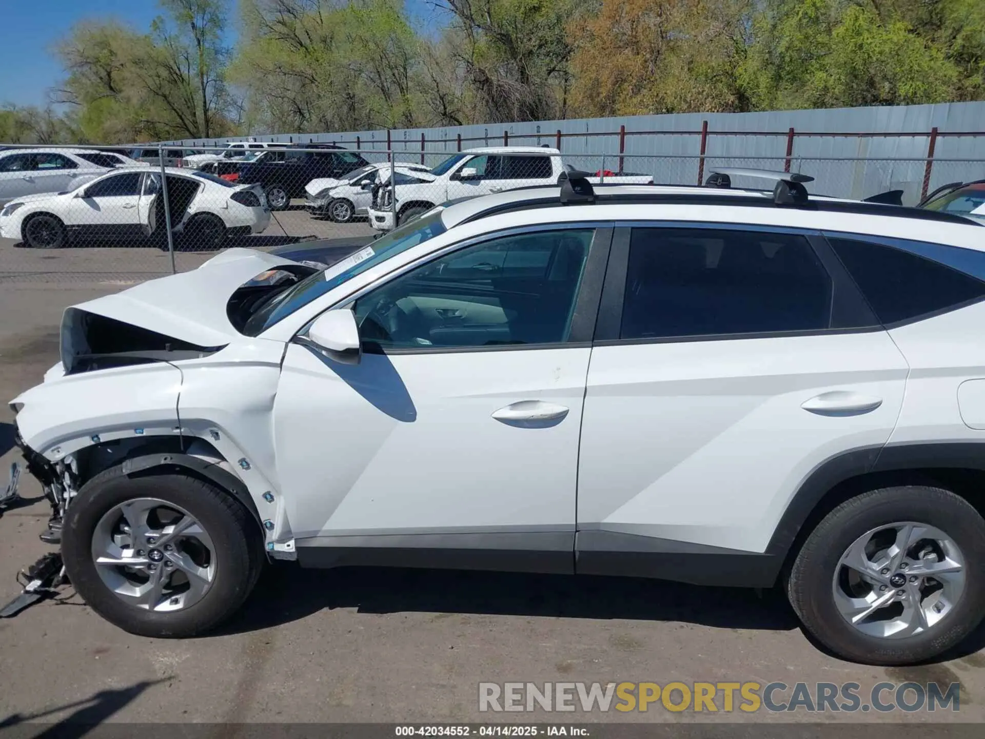 15 Photograph of a damaged car 5NMJBCDE6RH370615 HYUNDAI TUCSON 2024