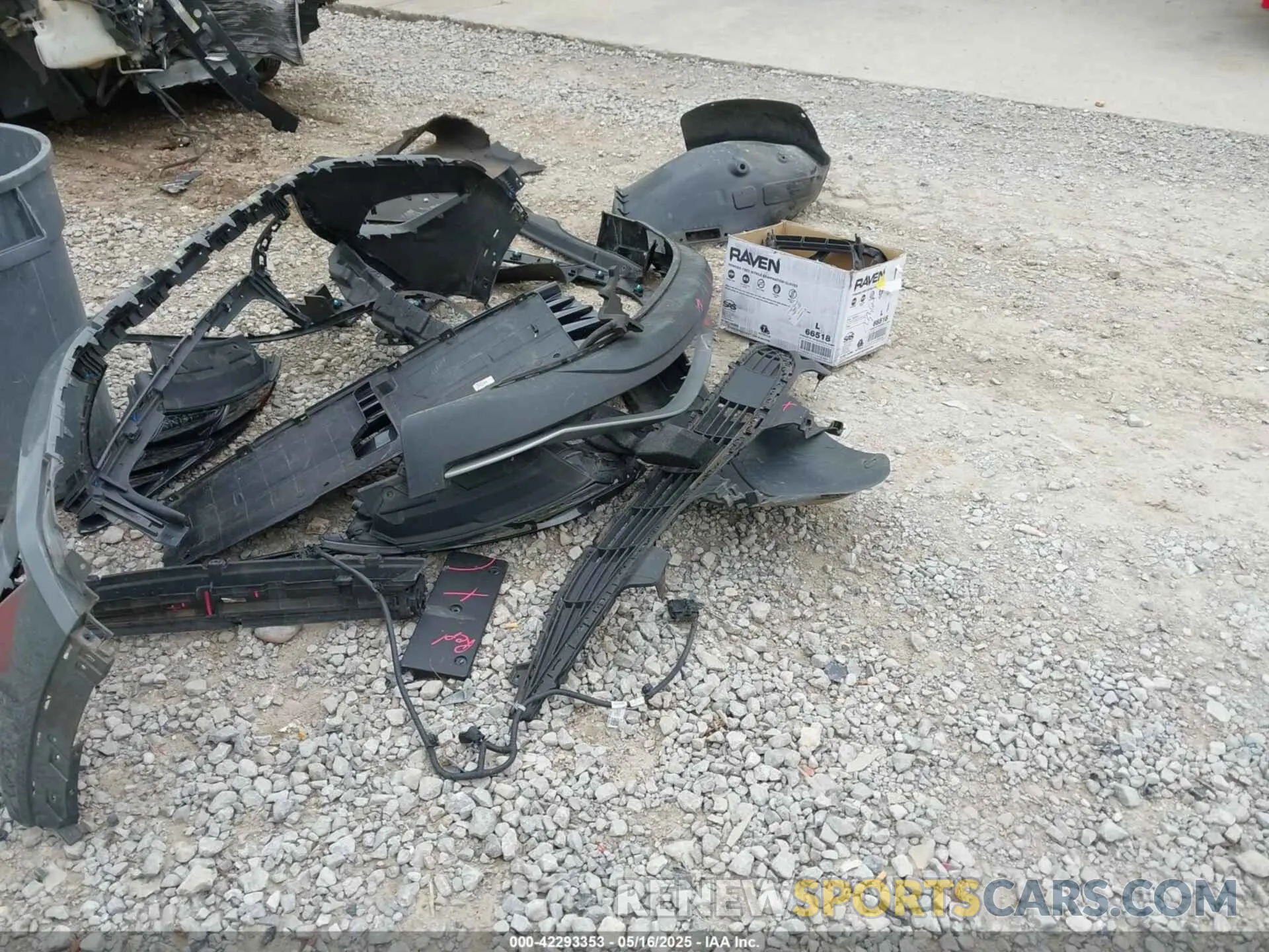 12 Photograph of a damaged car 5NMJBCDE6RH392128 HYUNDAI TUCSON 2024