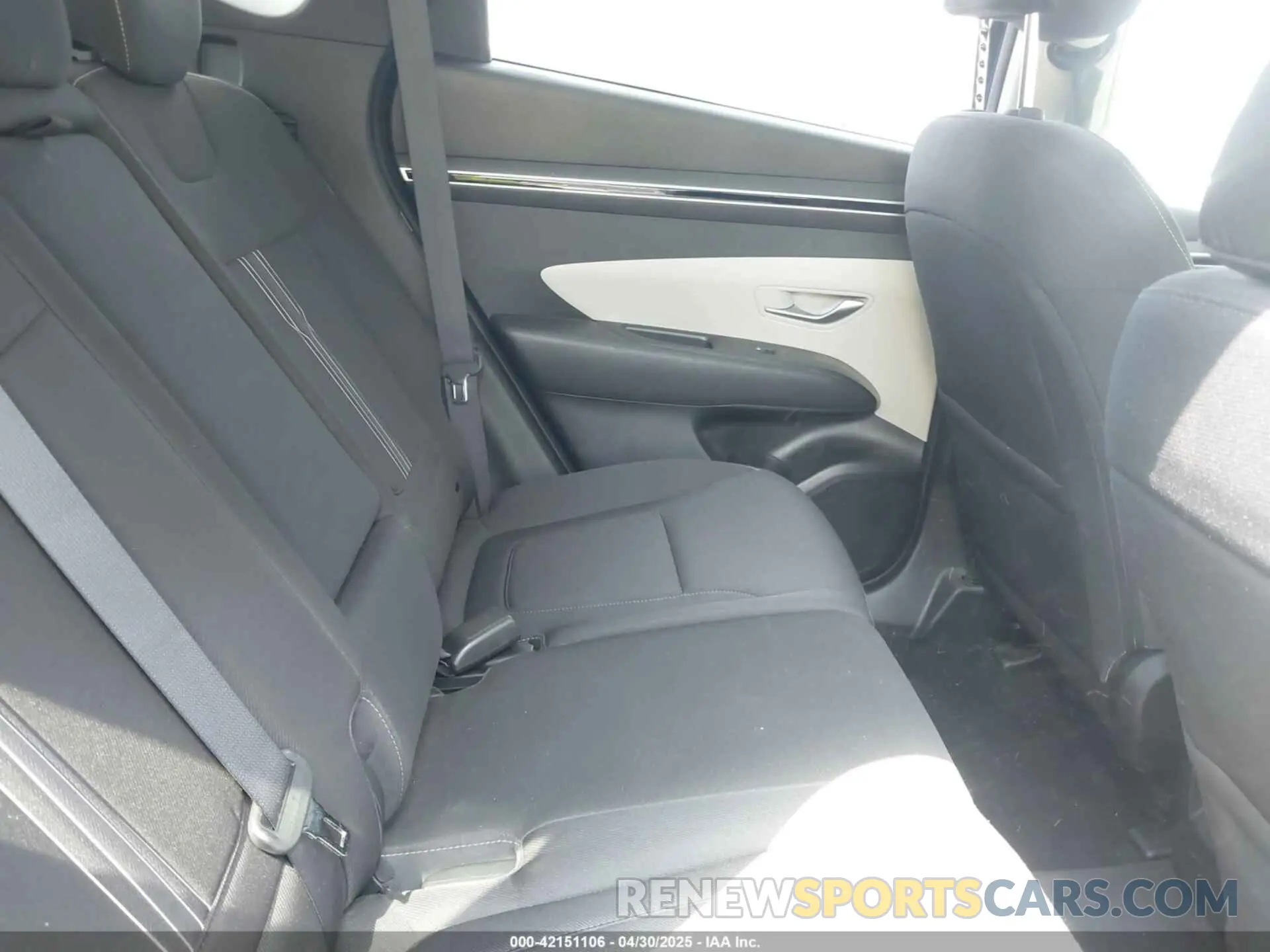 8 Photograph of a damaged car 5NMJBCDE7RH299411 HYUNDAI TUCSON 2024