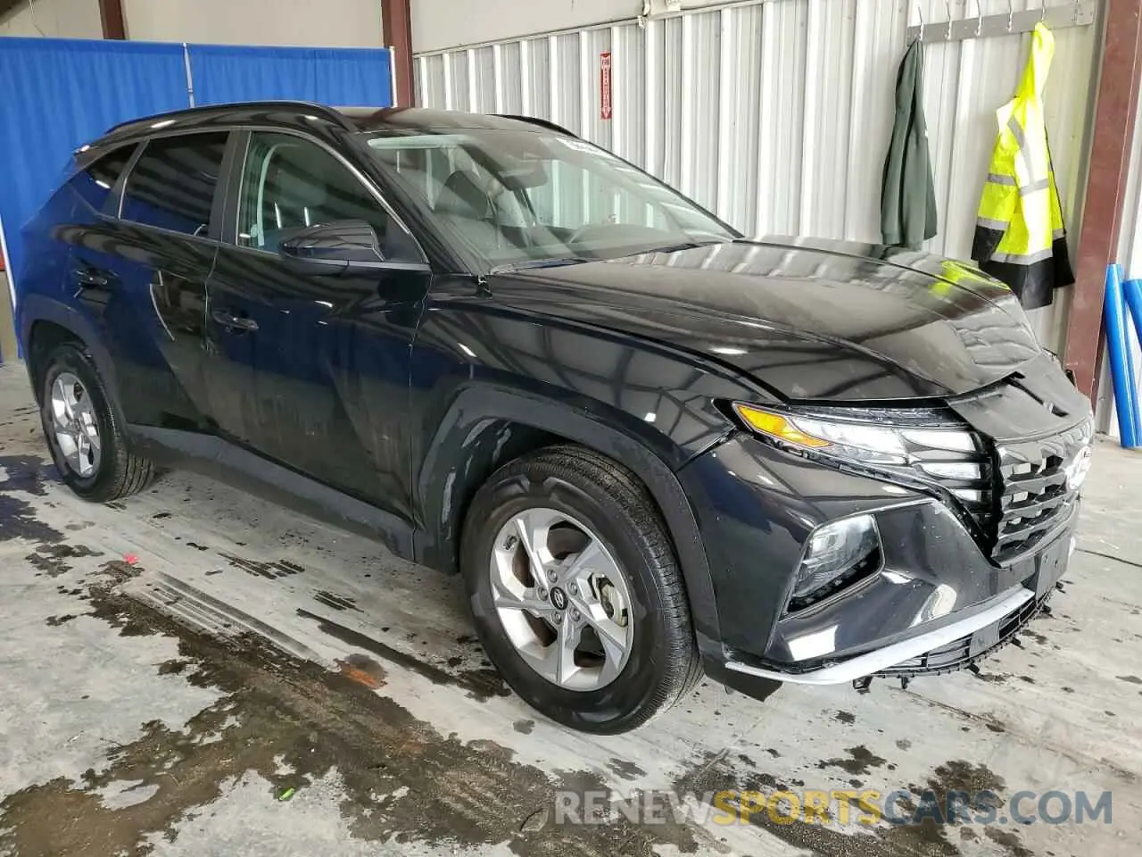 4 Photograph of a damaged car 5NMJBCDE7RH306552 HYUNDAI TUCSON 2024