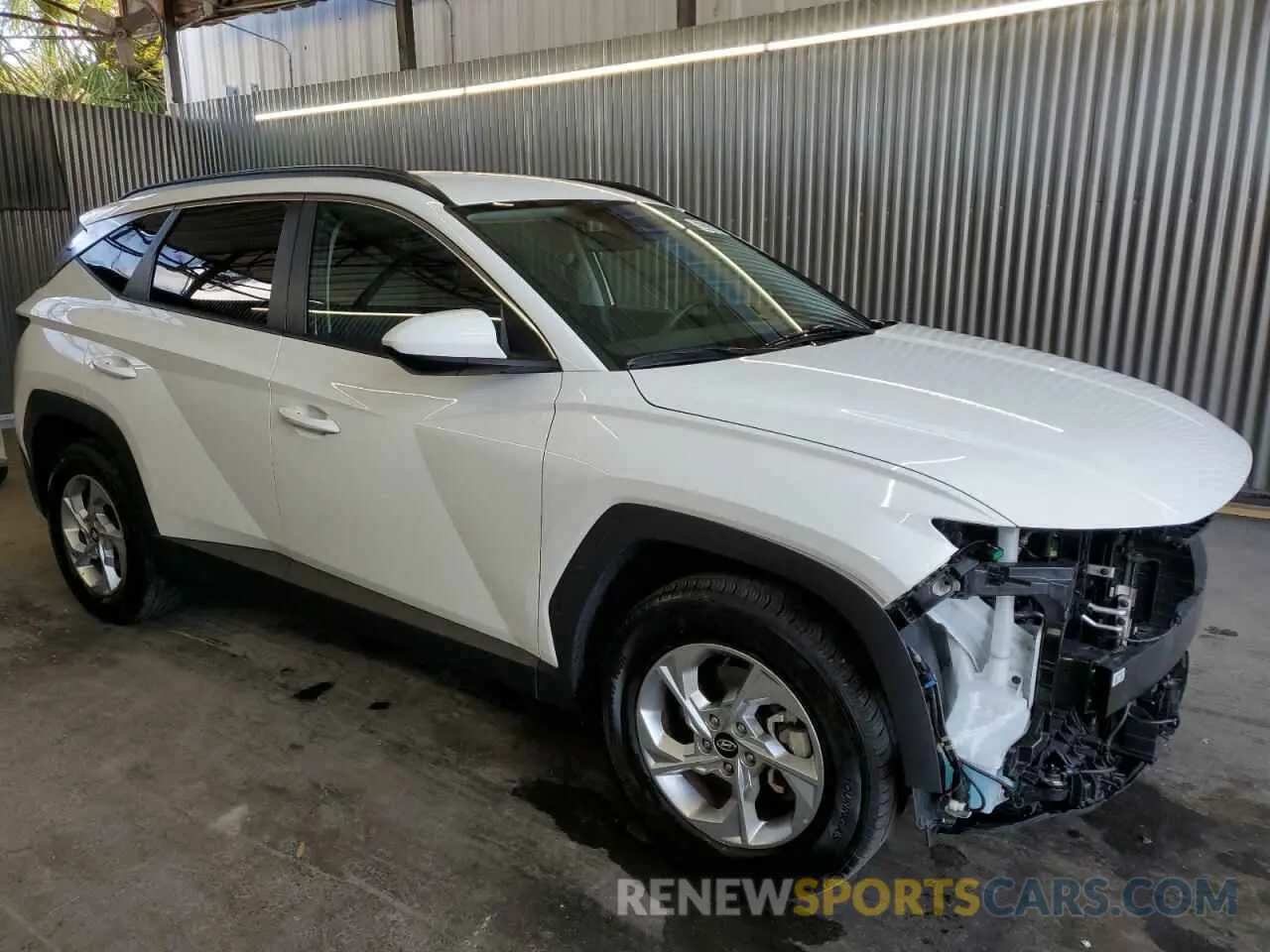 4 Photograph of a damaged car 5NMJBCDE7RH321679 HYUNDAI TUCSON 2024