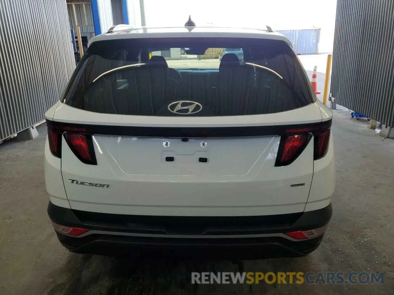 6 Photograph of a damaged car 5NMJBCDE7RH321679 HYUNDAI TUCSON 2024