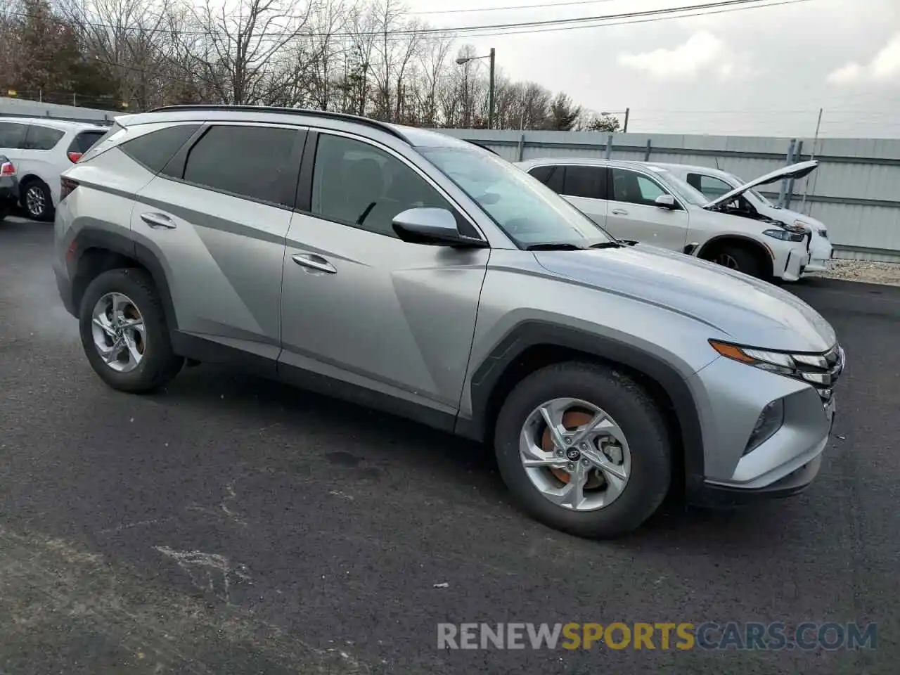 4 Photograph of a damaged car 5NMJBCDE7RH349367 HYUNDAI TUCSON 2024