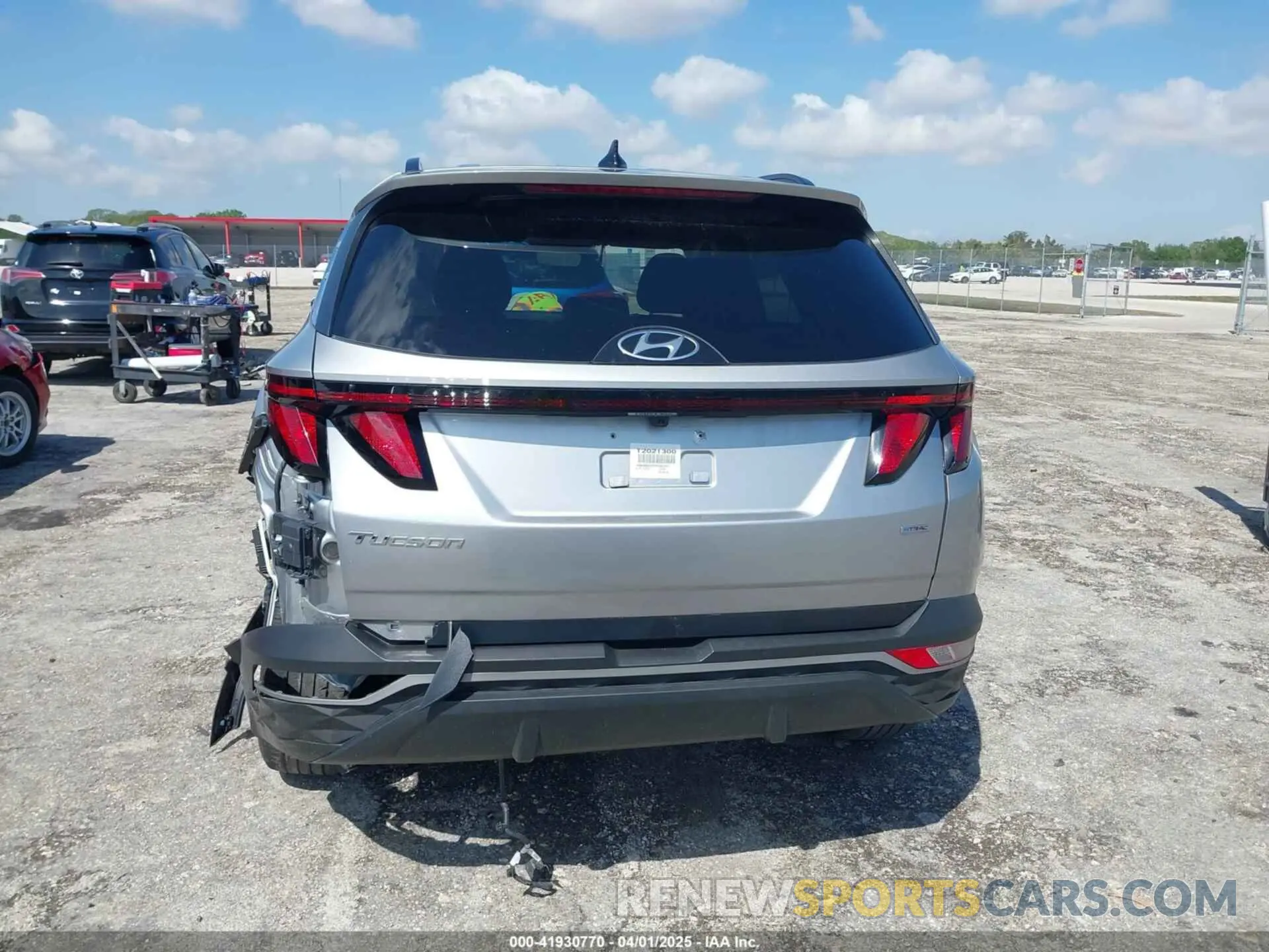 16 Photograph of a damaged car 5NMJBCDE7RH387021 HYUNDAI TUCSON 2024