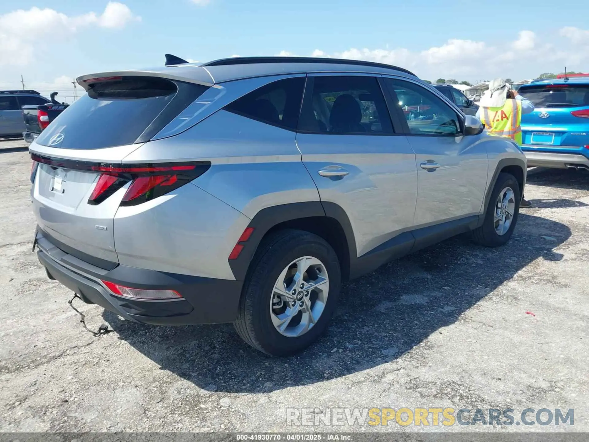 4 Photograph of a damaged car 5NMJBCDE7RH387021 HYUNDAI TUCSON 2024