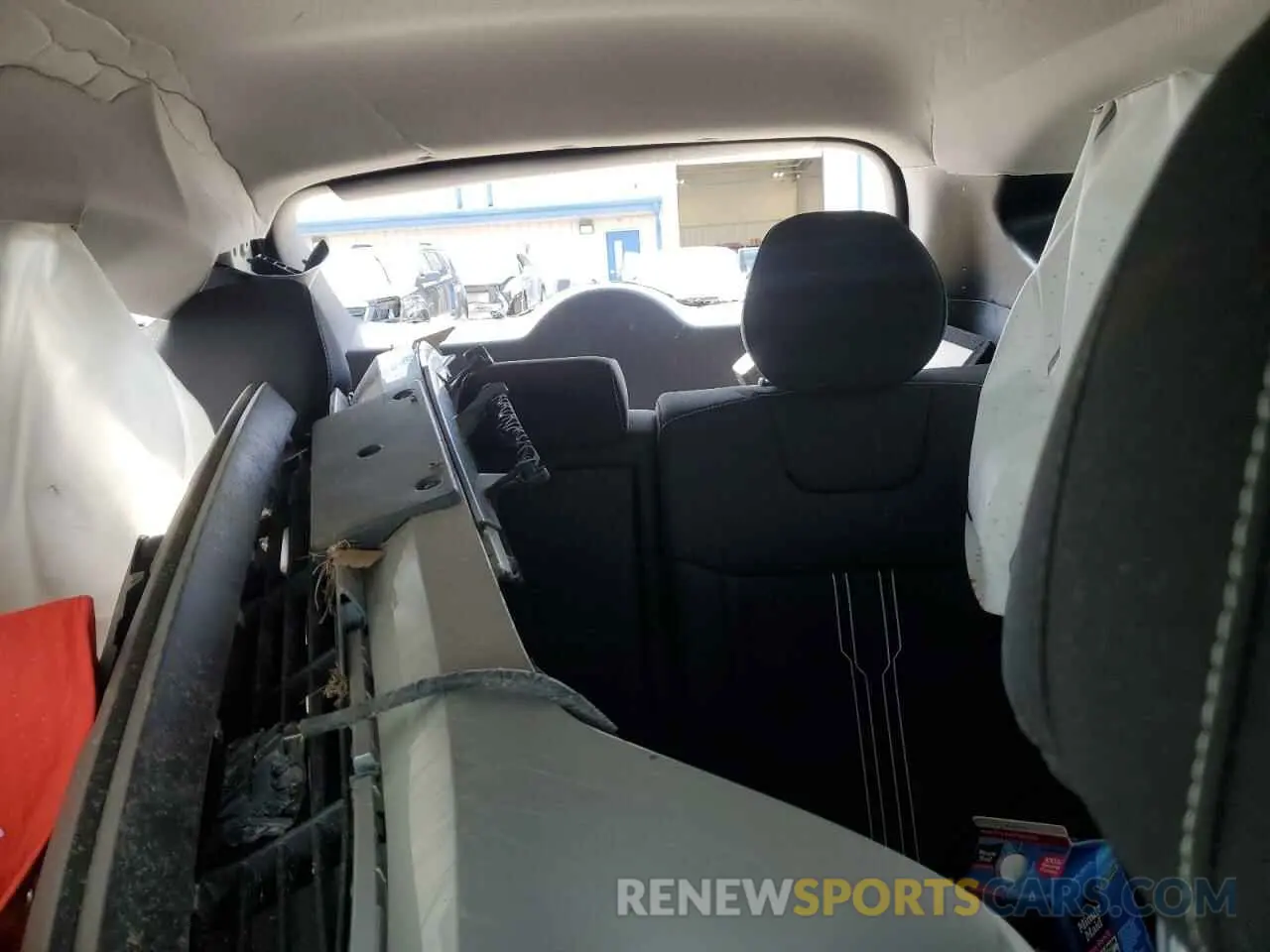 10 Photograph of a damaged car 5NMJBCDE7RH397404 HYUNDAI TUCSON 2024