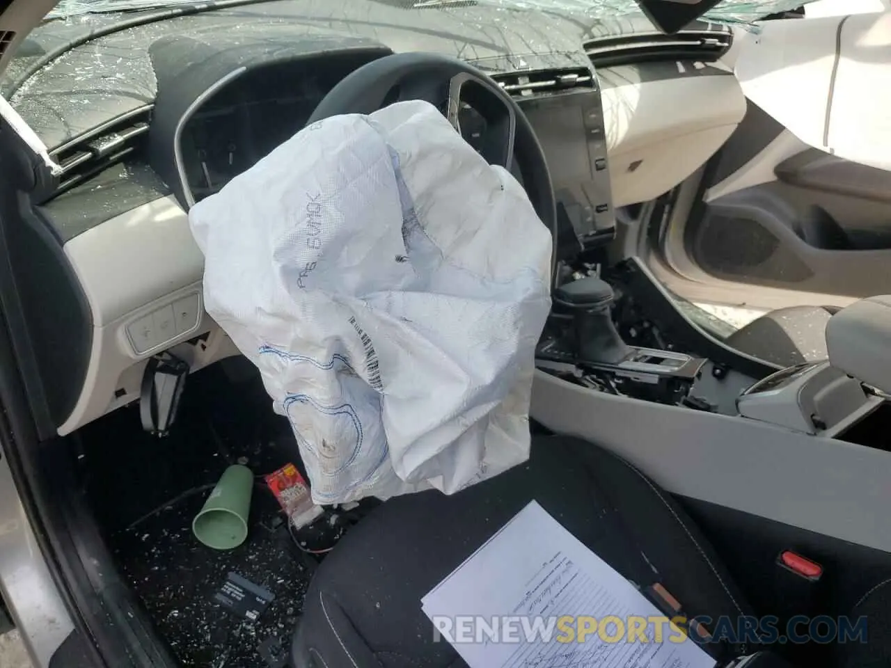 8 Photograph of a damaged car 5NMJBCDE7RH397404 HYUNDAI TUCSON 2024