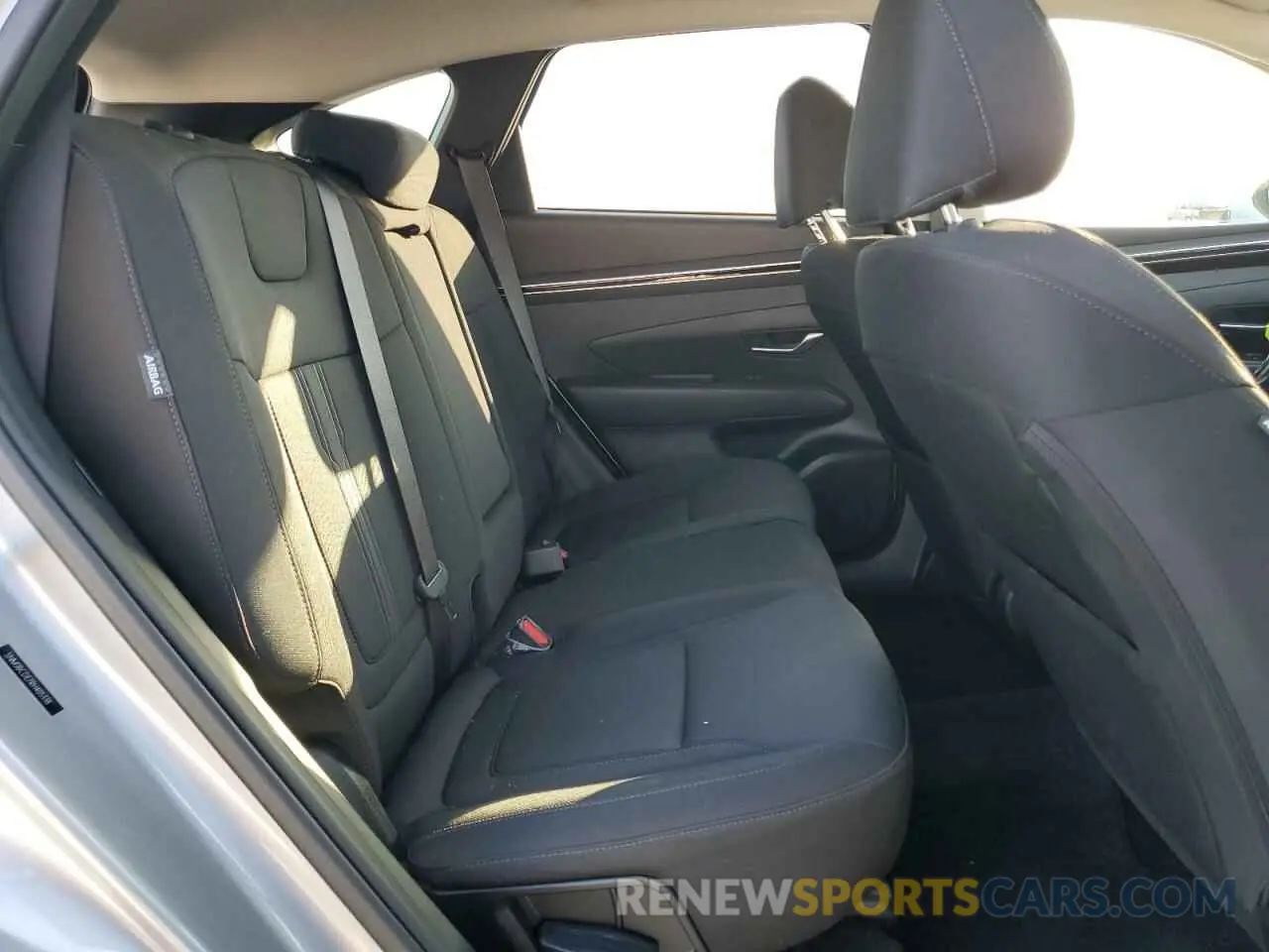 11 Photograph of a damaged car 5NMJBCDE7RH405338 HYUNDAI TUCSON 2024