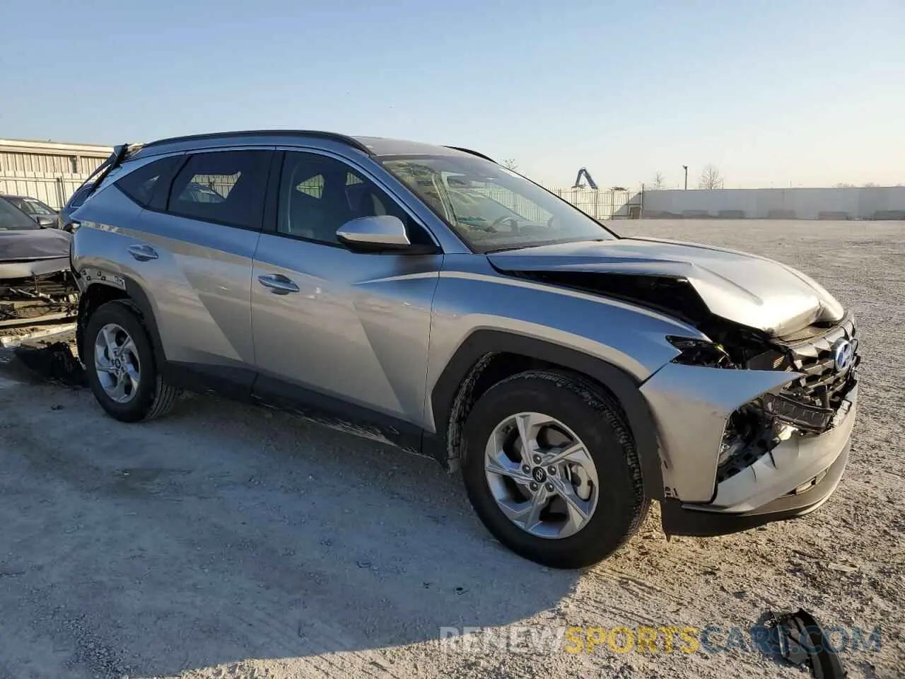 4 Photograph of a damaged car 5NMJBCDE7RH405338 HYUNDAI TUCSON 2024