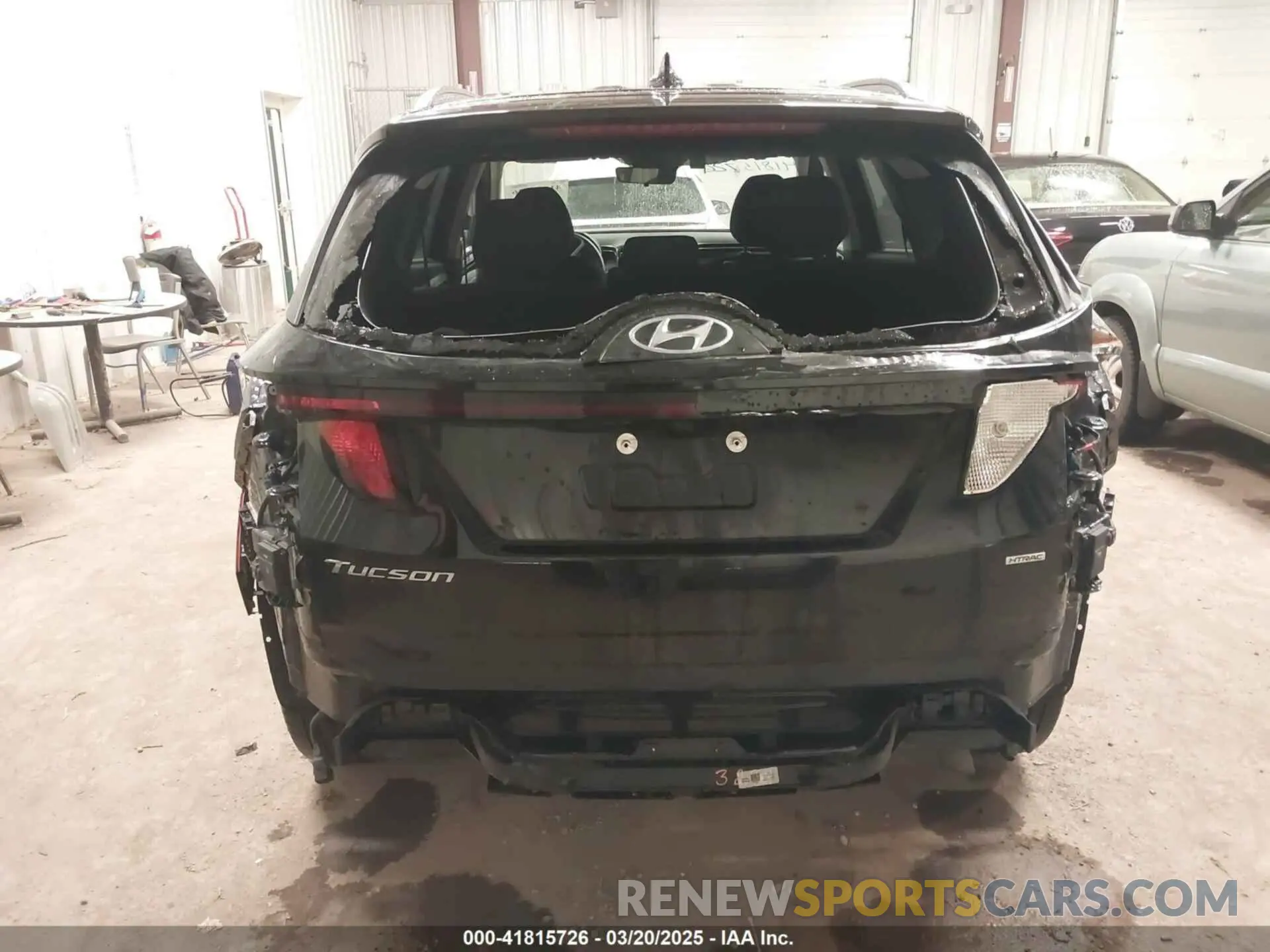 17 Photograph of a damaged car 5NMJBCDE7RH409485 HYUNDAI TUCSON 2024