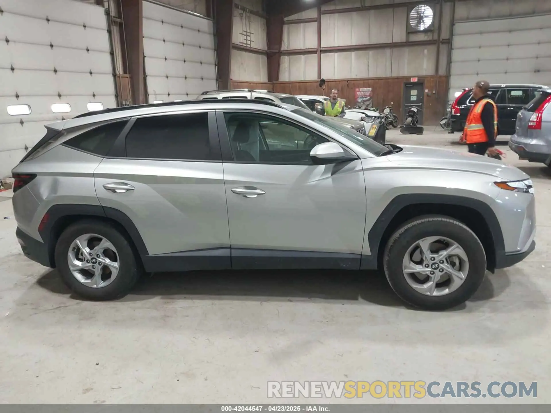 13 Photograph of a damaged car 5NMJBCDE7RH410930 HYUNDAI TUCSON 2024