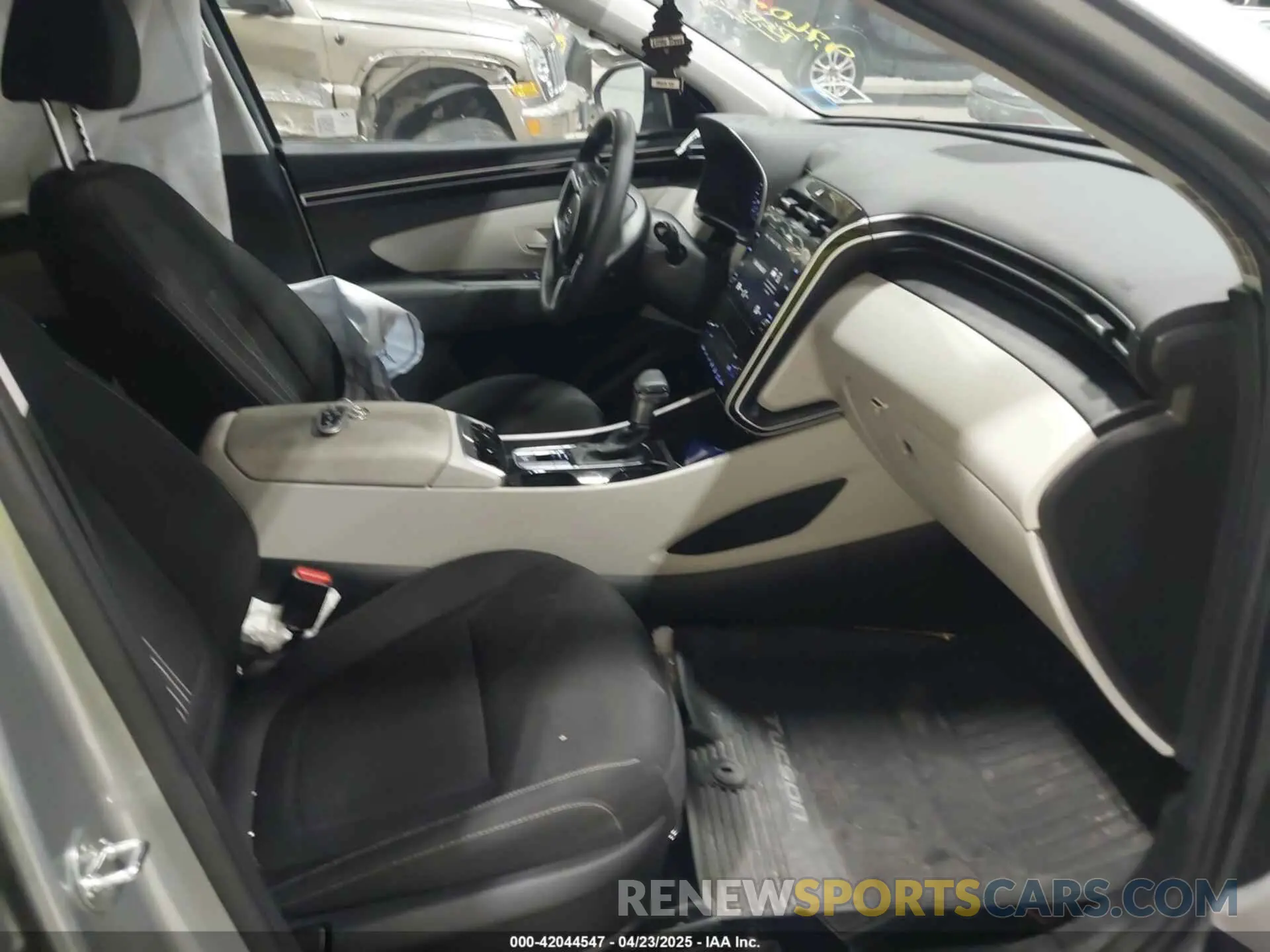 5 Photograph of a damaged car 5NMJBCDE7RH410930 HYUNDAI TUCSON 2024