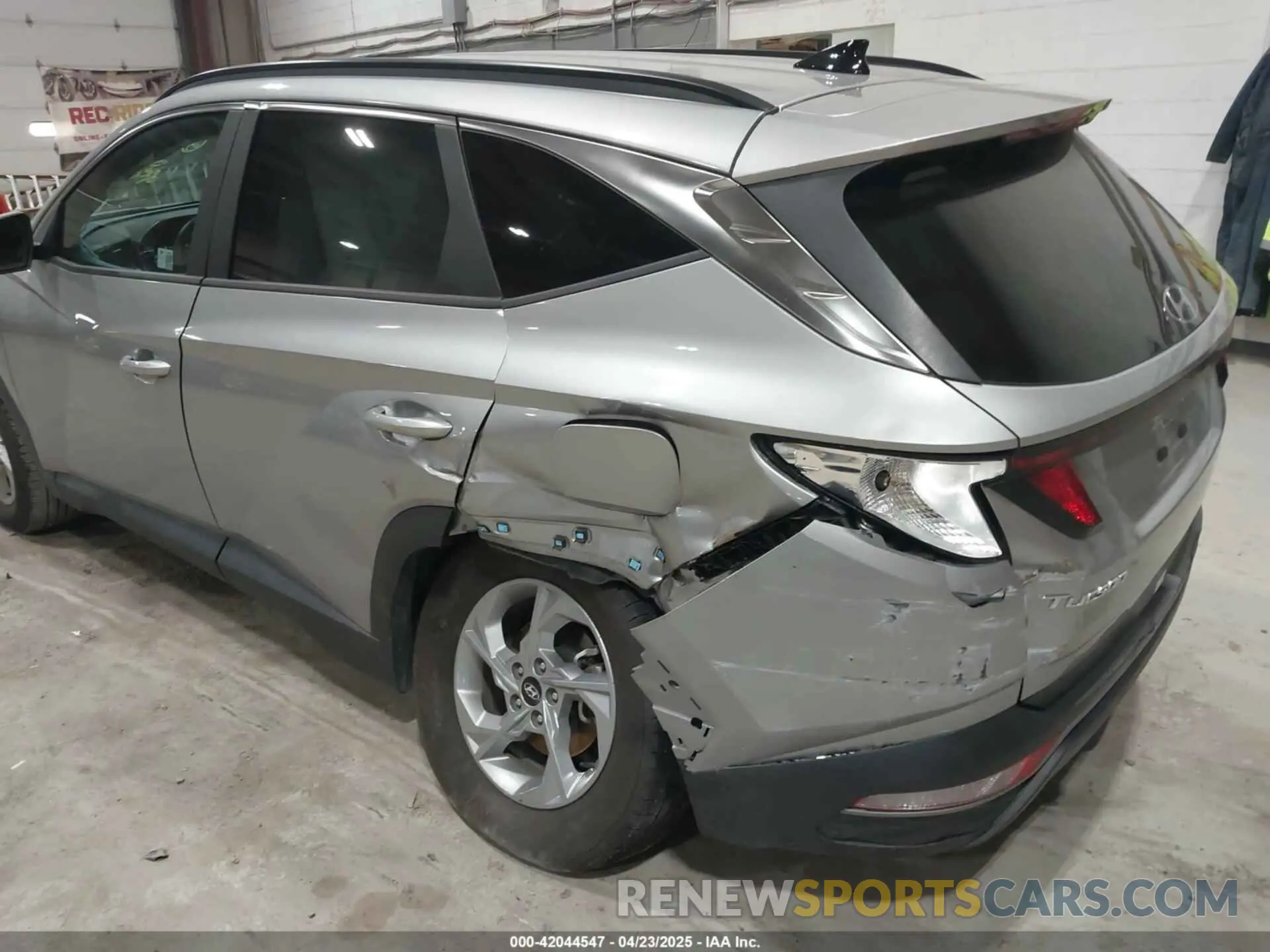 6 Photograph of a damaged car 5NMJBCDE7RH410930 HYUNDAI TUCSON 2024