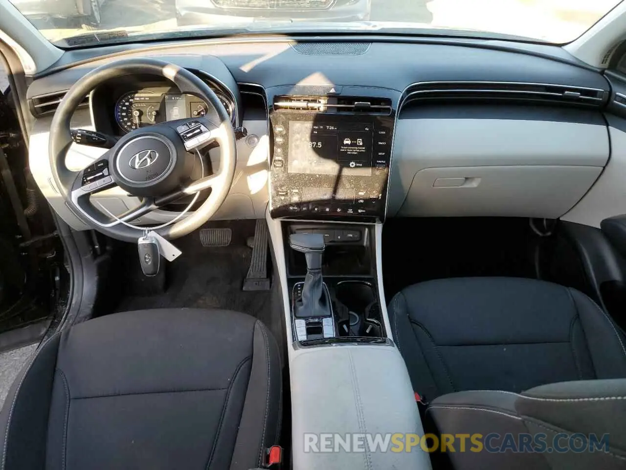 8 Photograph of a damaged car 5NMJBCDE7RH416985 HYUNDAI TUCSON 2024
