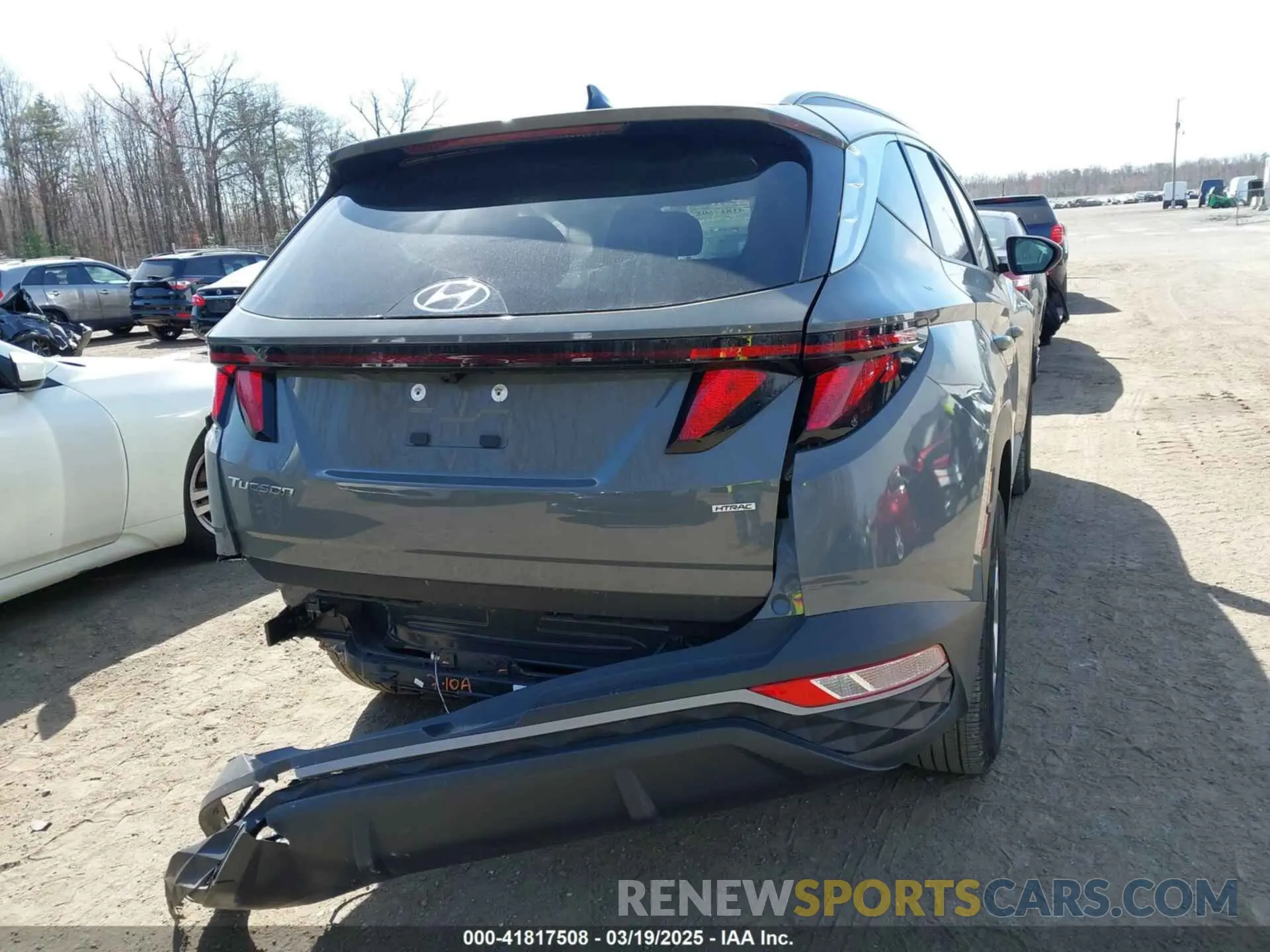 16 Photograph of a damaged car 5NMJBCDE8RH297828 HYUNDAI TUCSON 2024