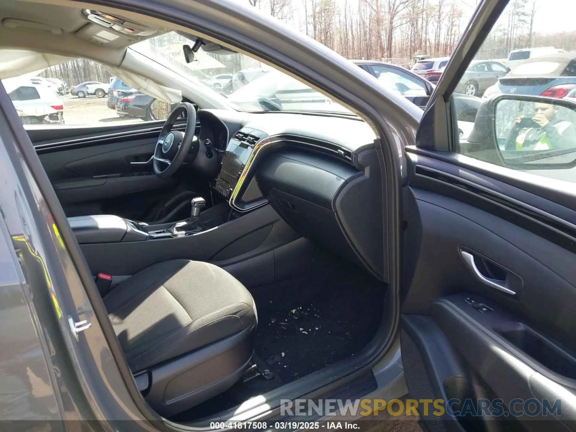 5 Photograph of a damaged car 5NMJBCDE8RH297828 HYUNDAI TUCSON 2024