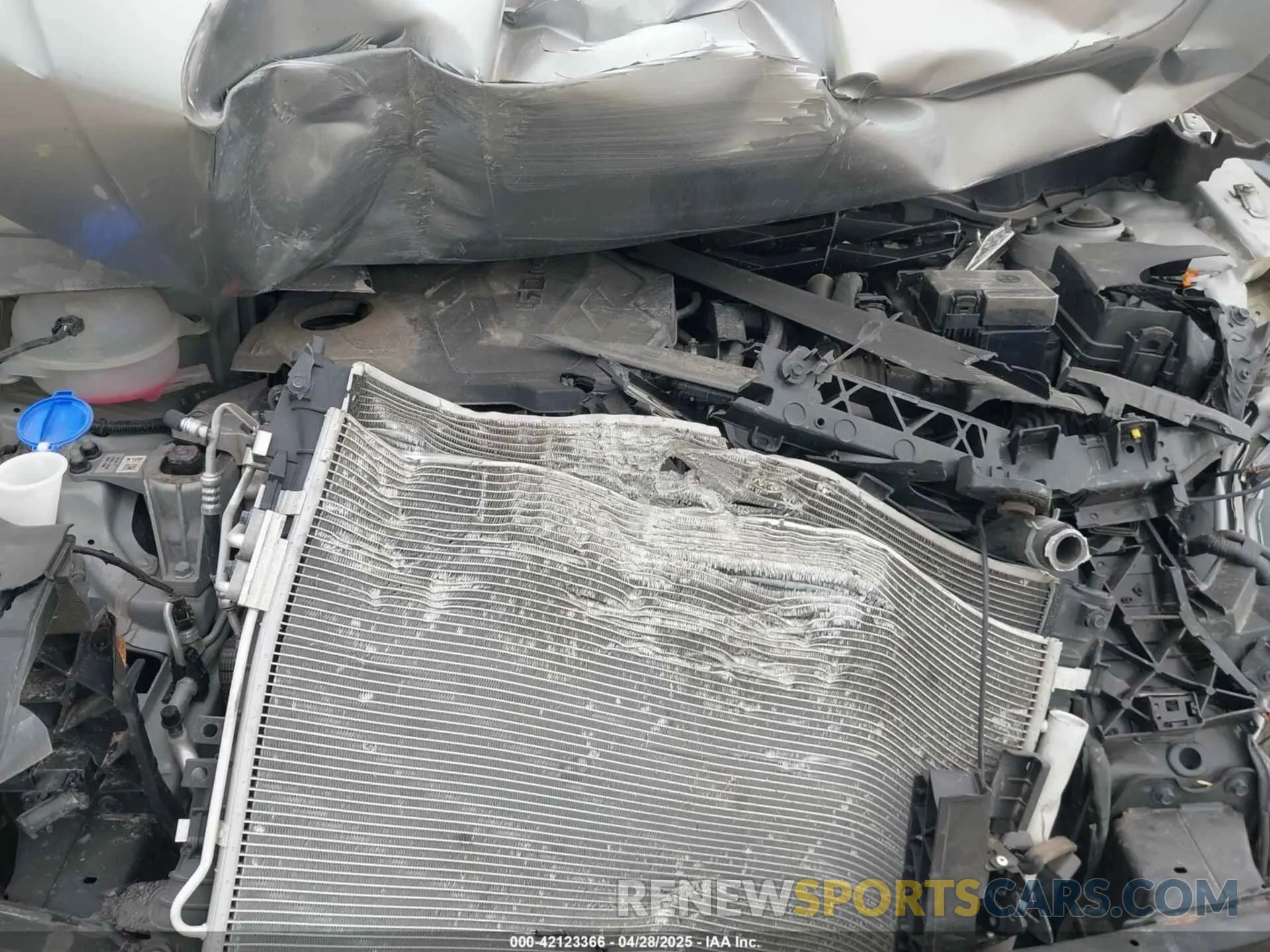 10 Photograph of a damaged car 5NMJBCDE8RH305362 HYUNDAI TUCSON 2024