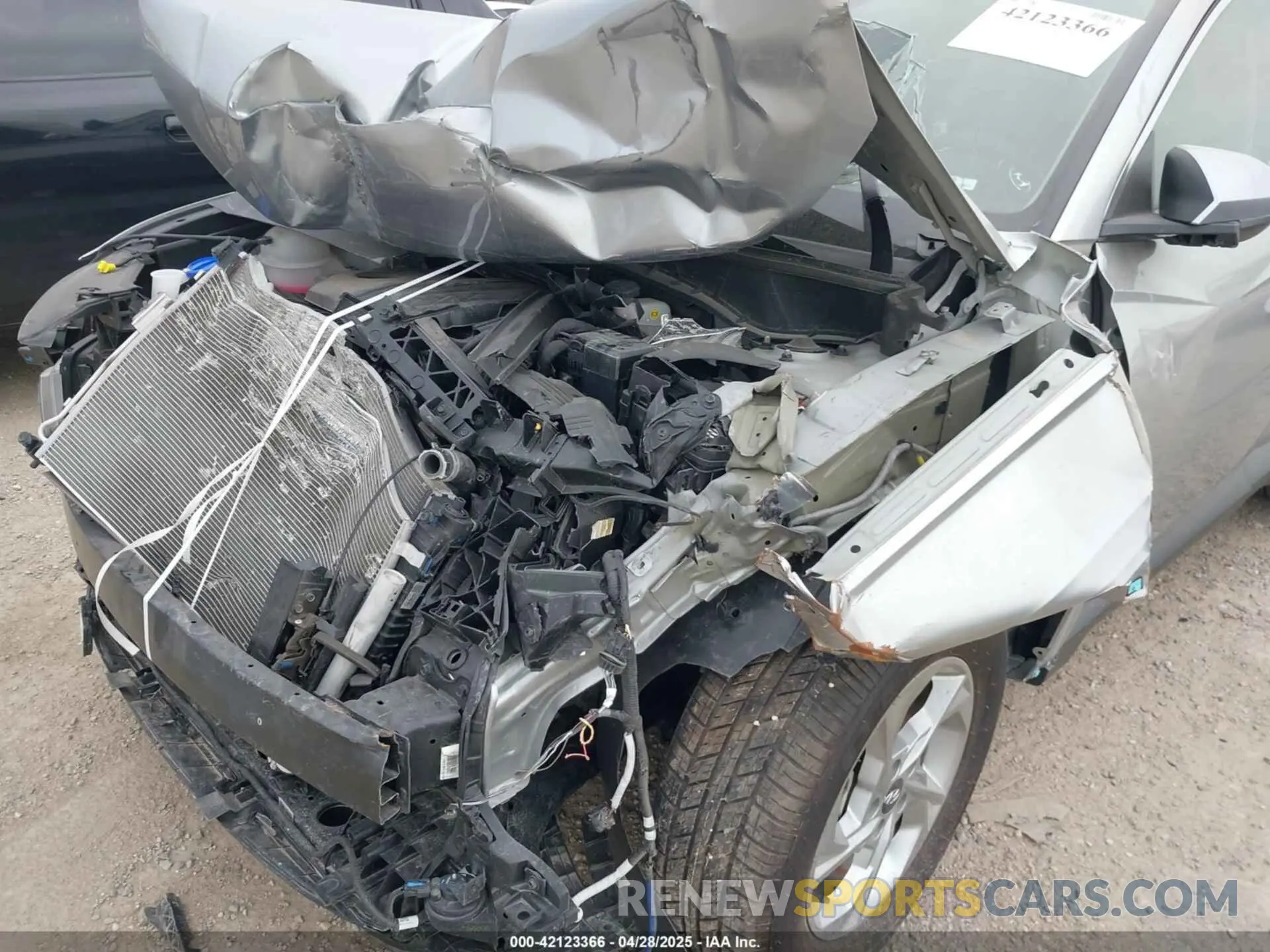 6 Photograph of a damaged car 5NMJBCDE8RH305362 HYUNDAI TUCSON 2024