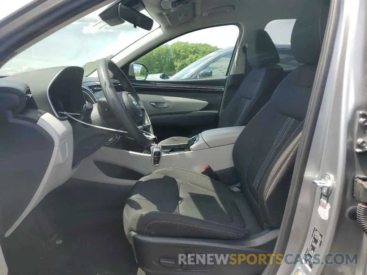 7 Photograph of a damaged car 5NMJBCDE8RH324011 HYUNDAI TUCSON 2024