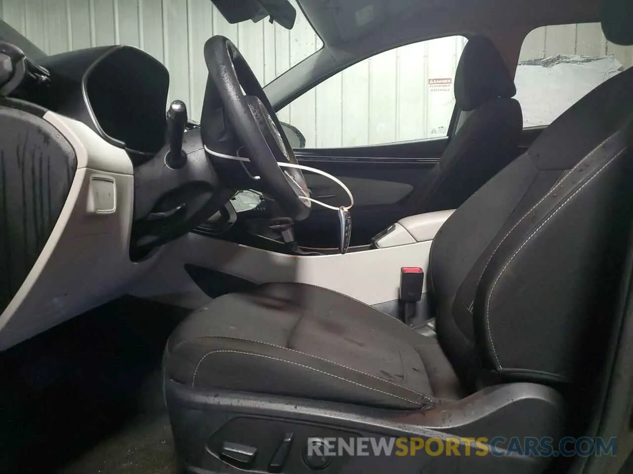 7 Photograph of a damaged car 5NMJBCDE8RH384242 HYUNDAI TUCSON 2024