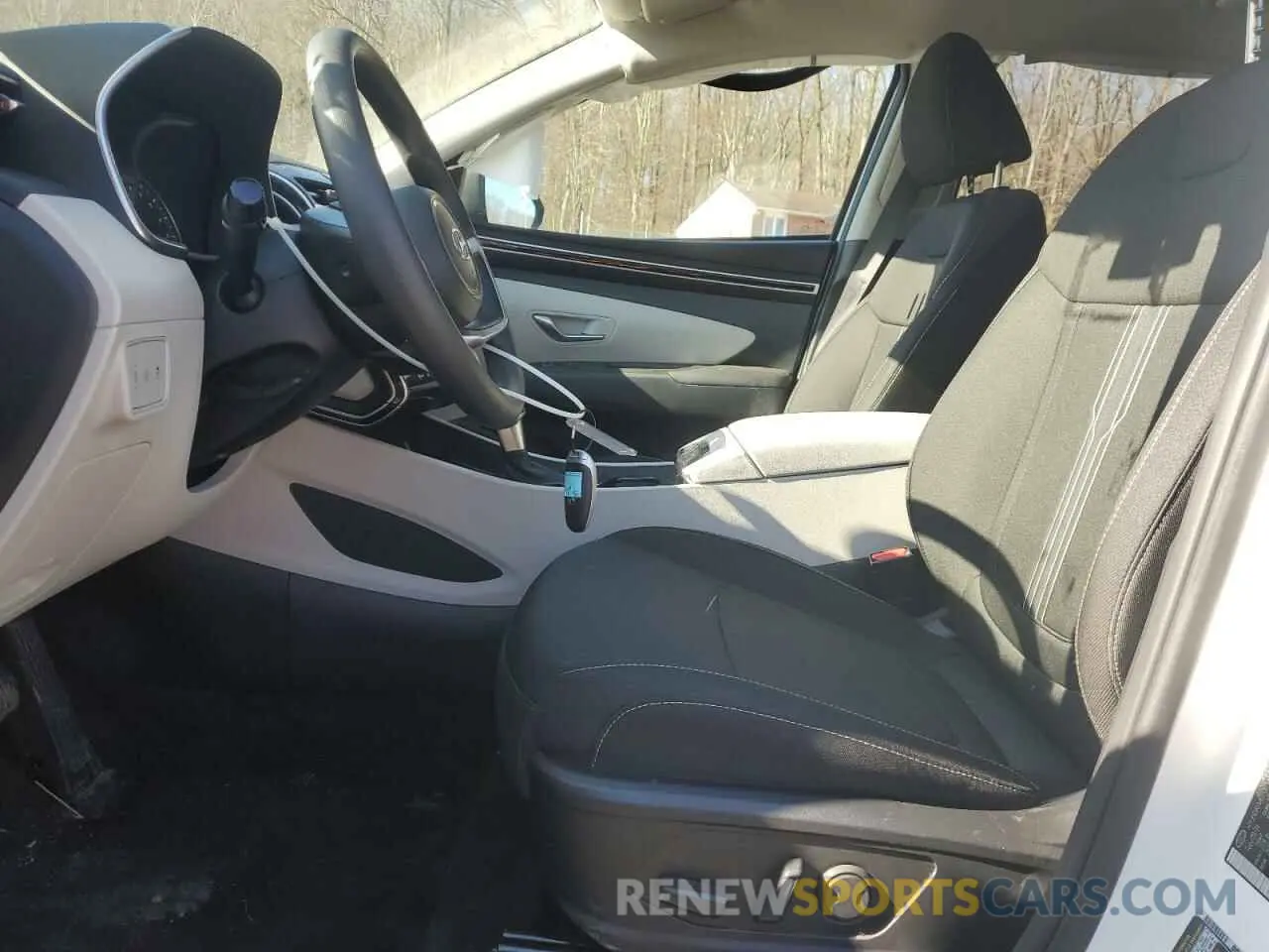 8 Photograph of a damaged car 5NMJBCDE8RH396309 HYUNDAI TUCSON 2024