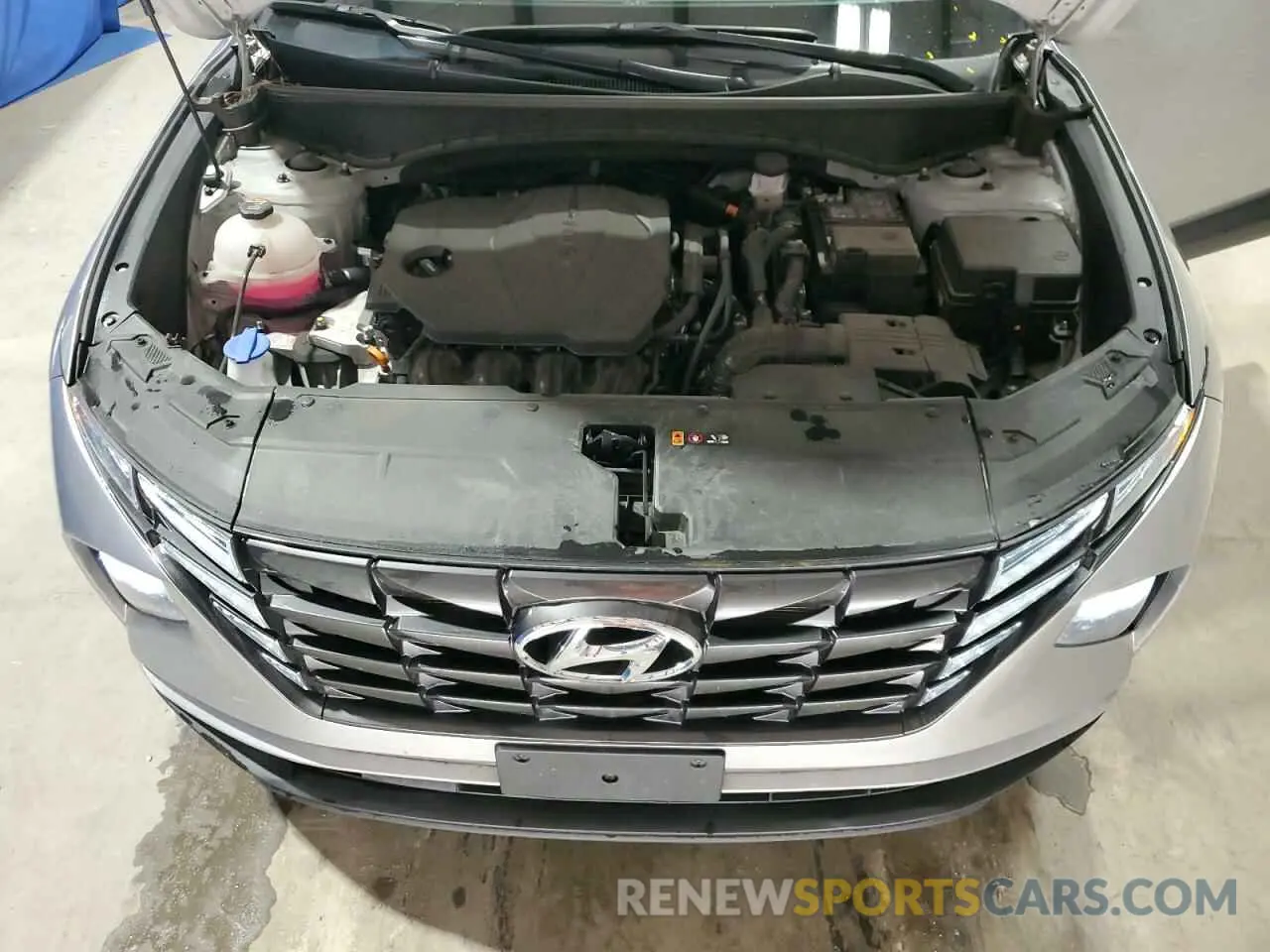12 Photograph of a damaged car 5NMJBCDE9RH321182 HYUNDAI TUCSON 2024