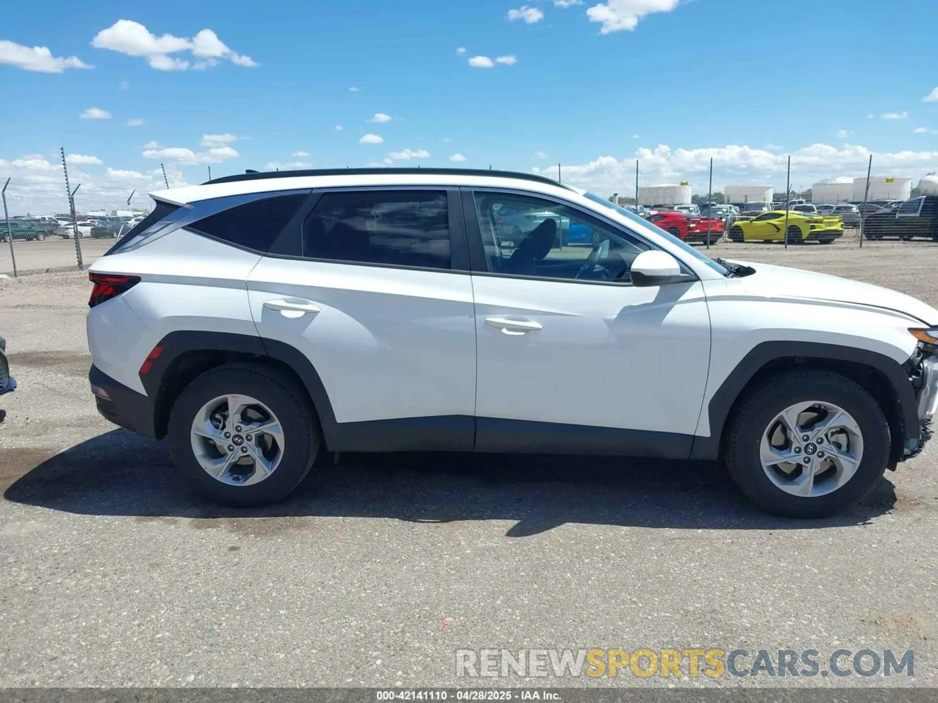 14 Photograph of a damaged car 5NMJBCDE9RH339164 HYUNDAI TUCSON 2024