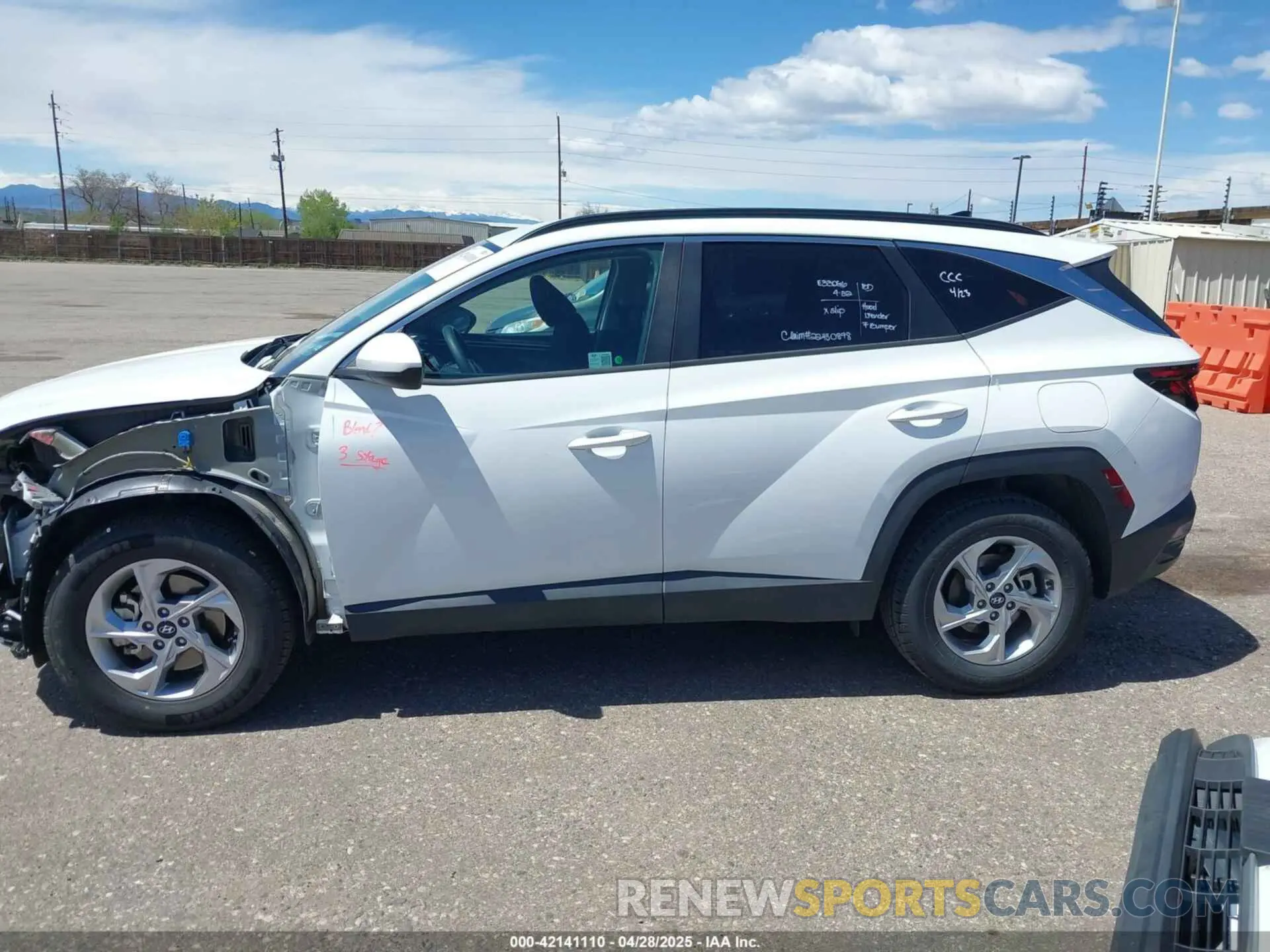 15 Photograph of a damaged car 5NMJBCDE9RH339164 HYUNDAI TUCSON 2024